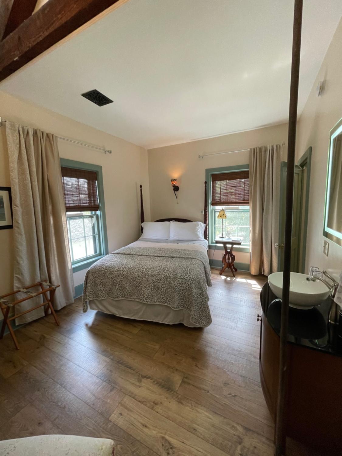 Carriage House Bed & Breakfast, photo 41