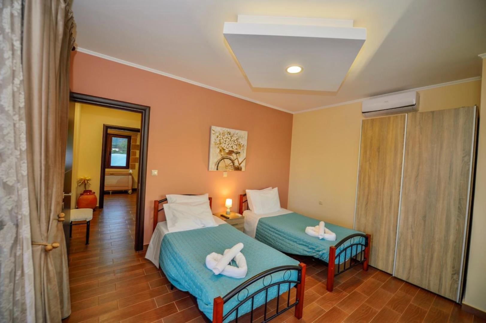 Villa Drapanias Homeleader