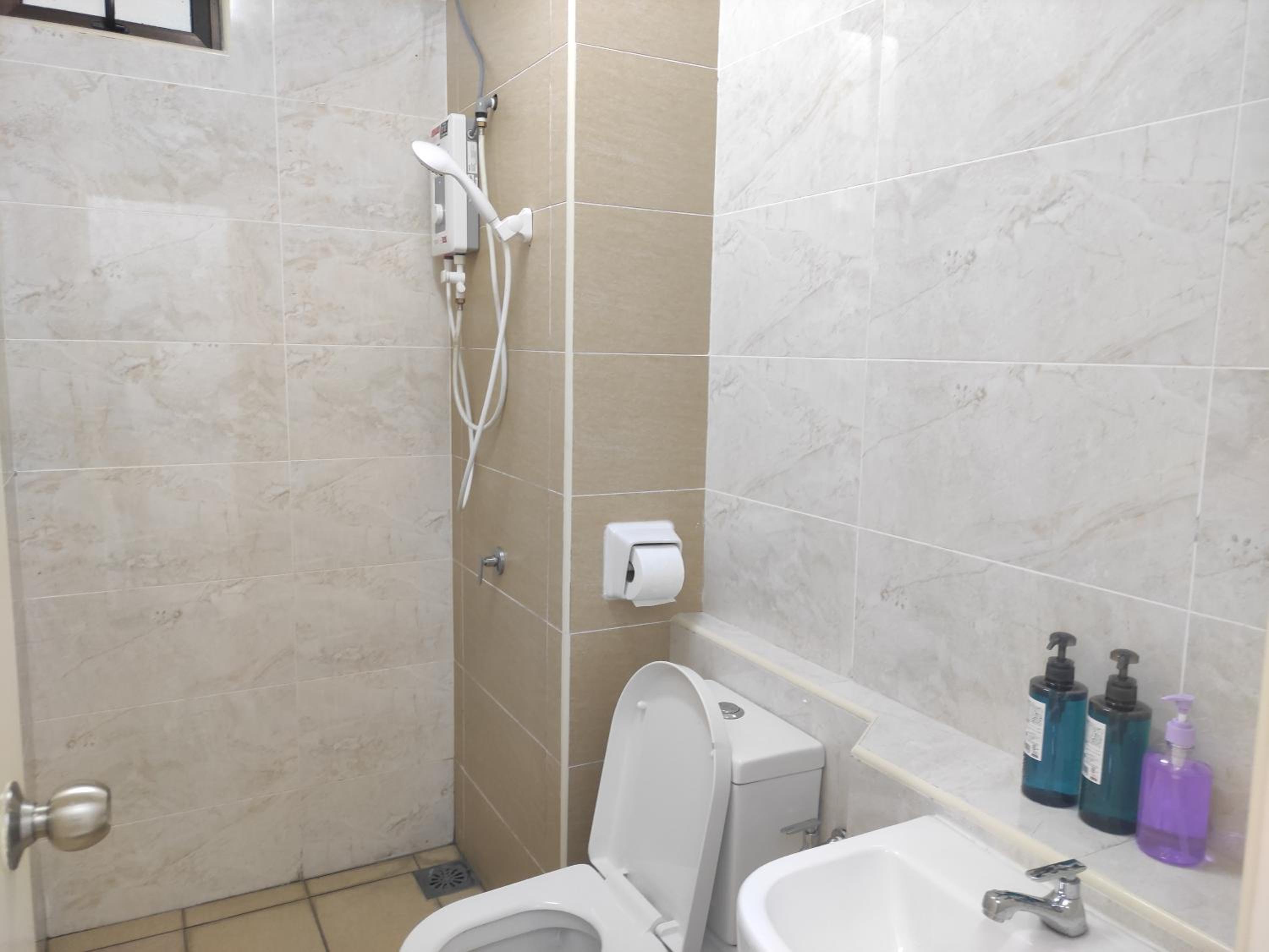 5 mins to MidValley Netflix 3Bedroom