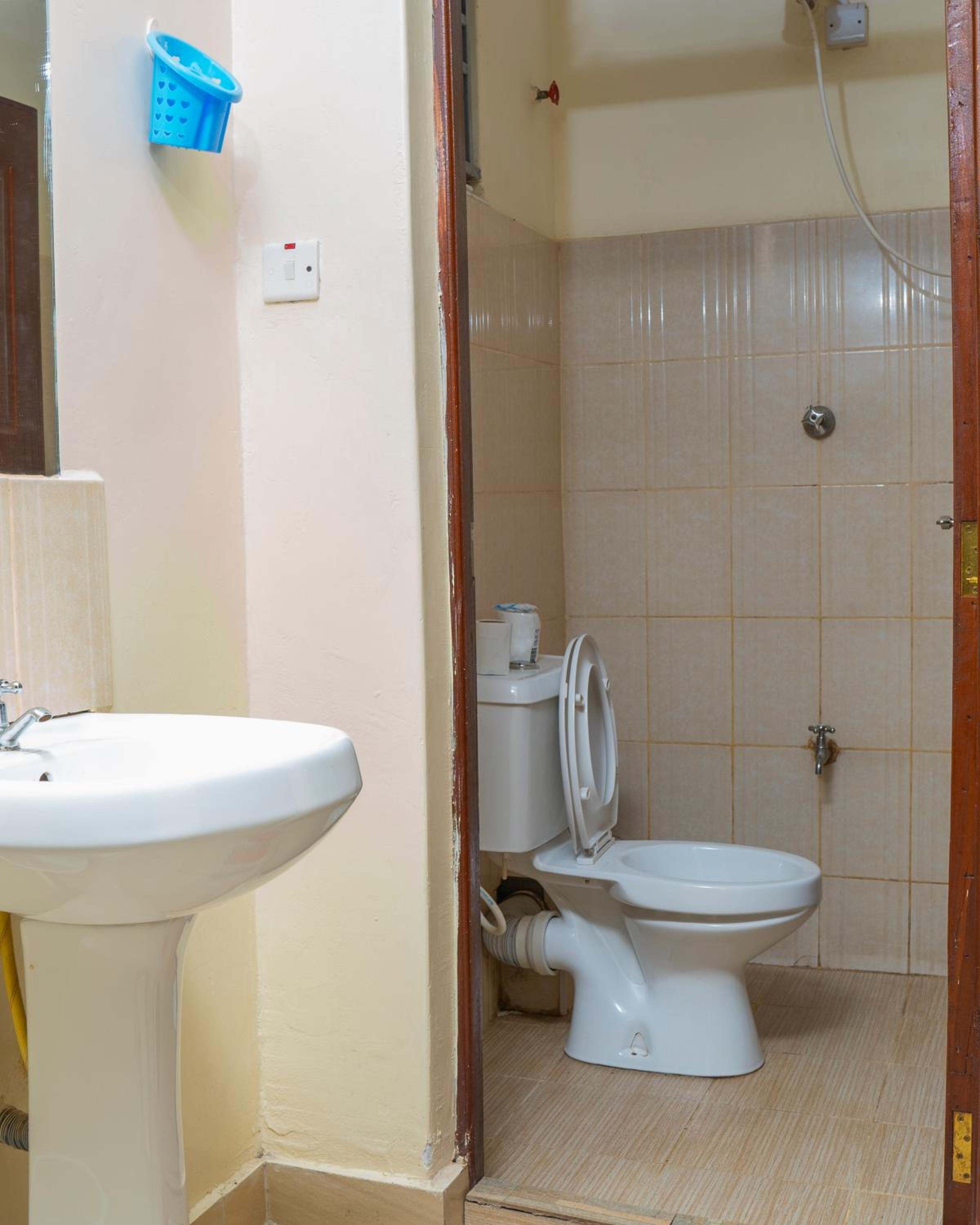 Cassabella Apartment, Opposite Metropark Hotel view 5
