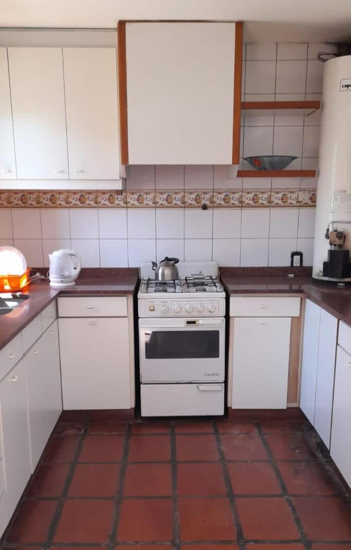 Departamento céntrico en San Martín, amplio, con aire acondicionado y cochera privada