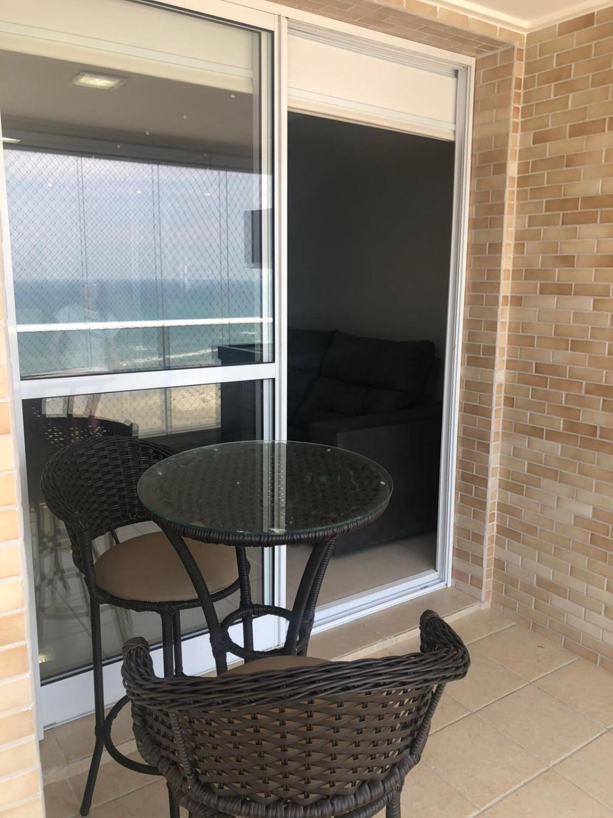 Lindo Apto Pé na areia Frente para Mar