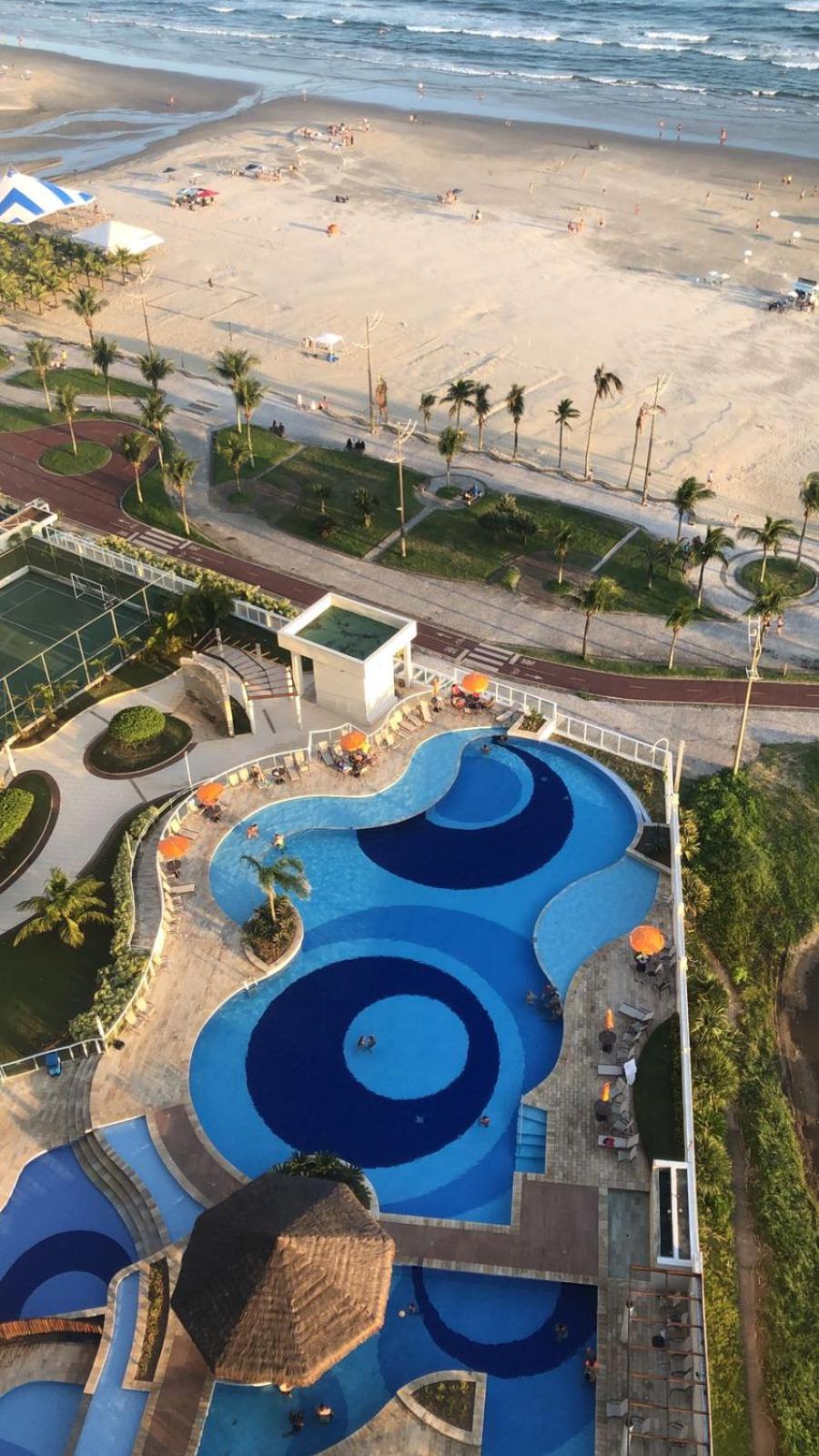 Lindo Apto Pé na areia Frente para Mar