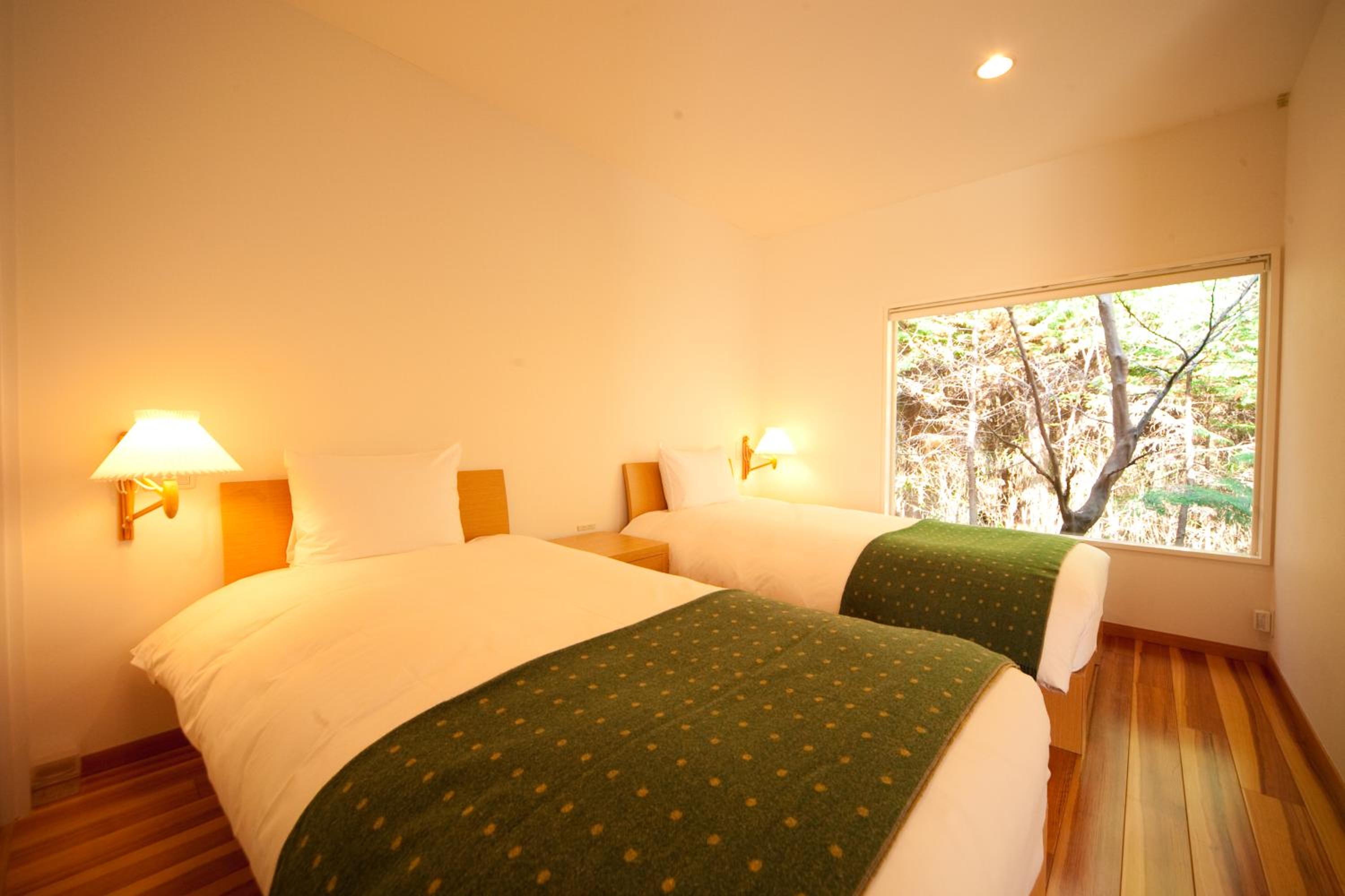 Forest Inn Born