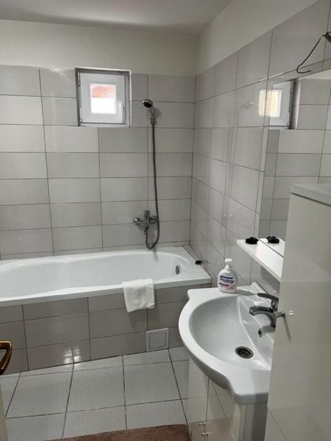 Apartament 9 Central view 4