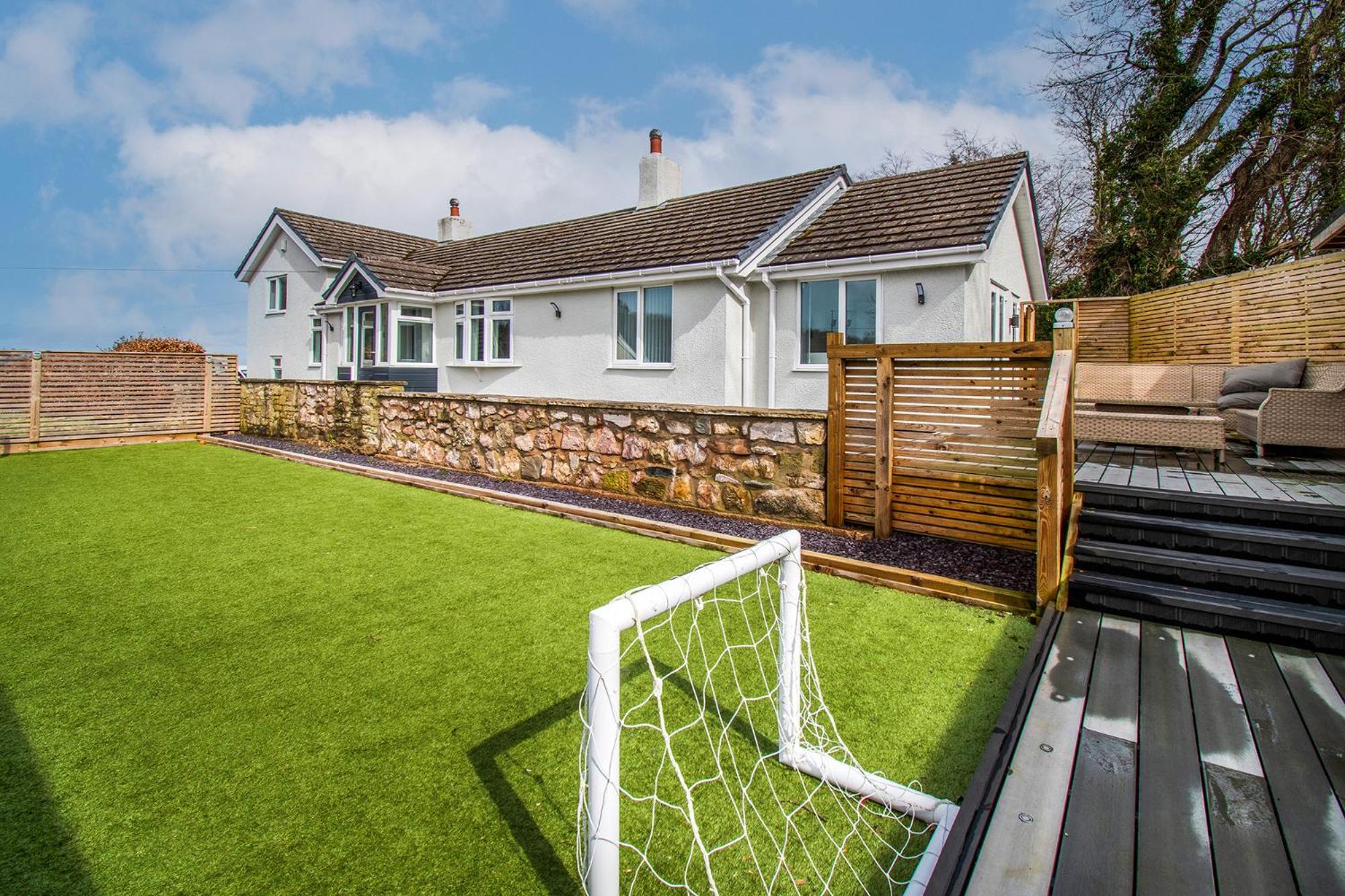 Pen-y-Coed ⥈ Modern ⥈ Hot Tub ⥈ Beautiful Views view 5