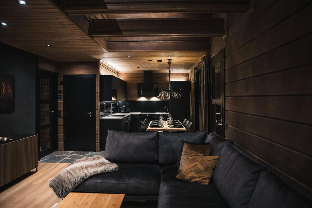 Le-Villa Black