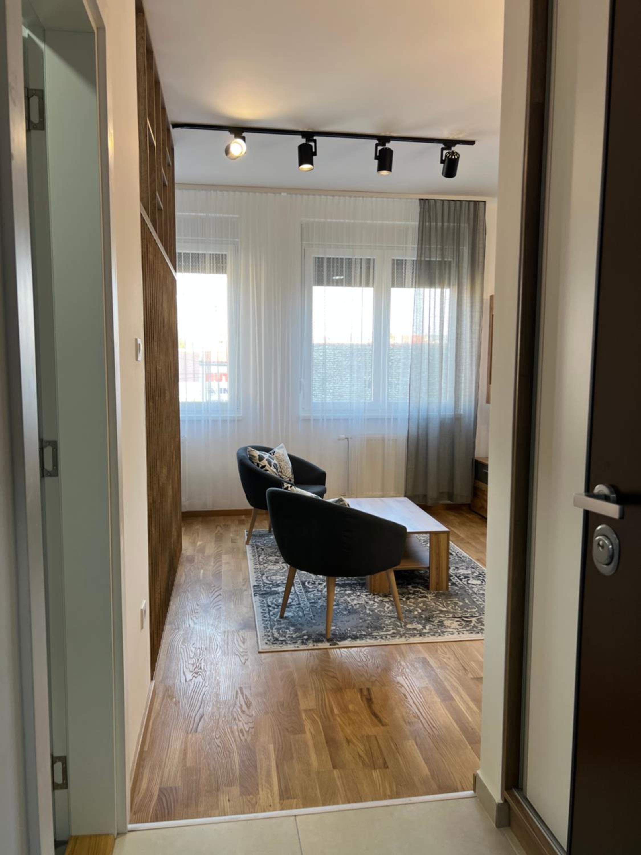 Apartment Joe private parking view 3