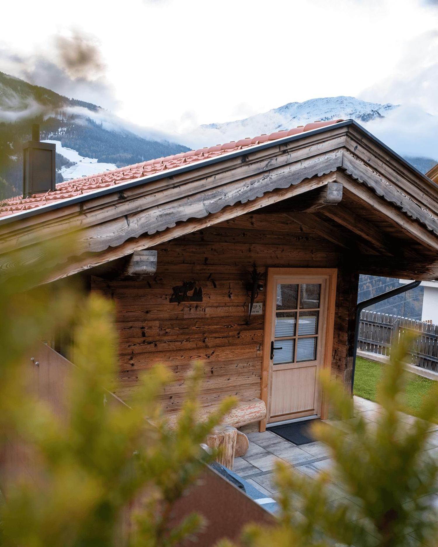 Chalet Hittli 1065 Tirol sauna garden WiFi guest card