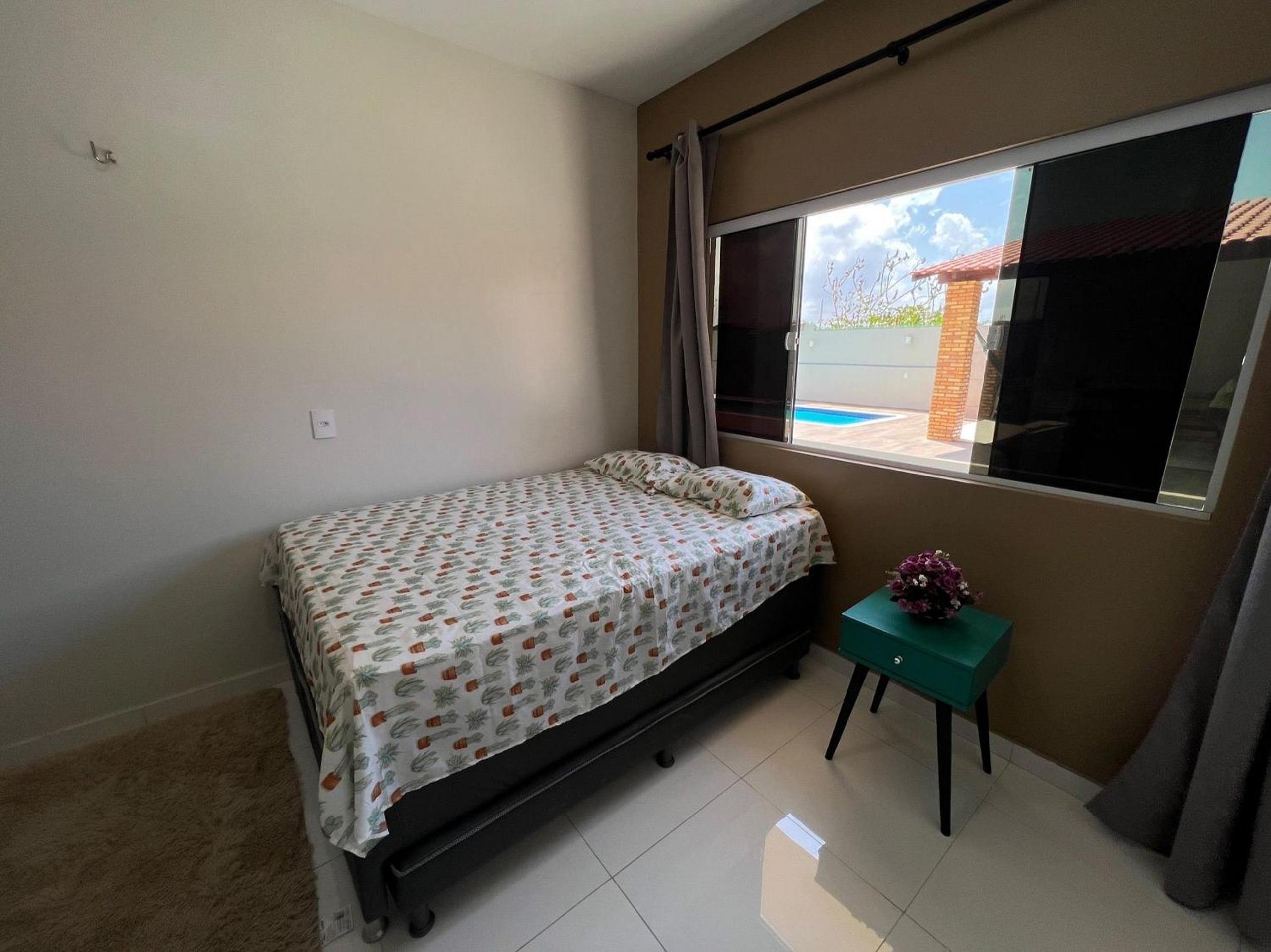 Apartamento na Praia de Atalaia ampla com área de lazer ideal para famílias grandes