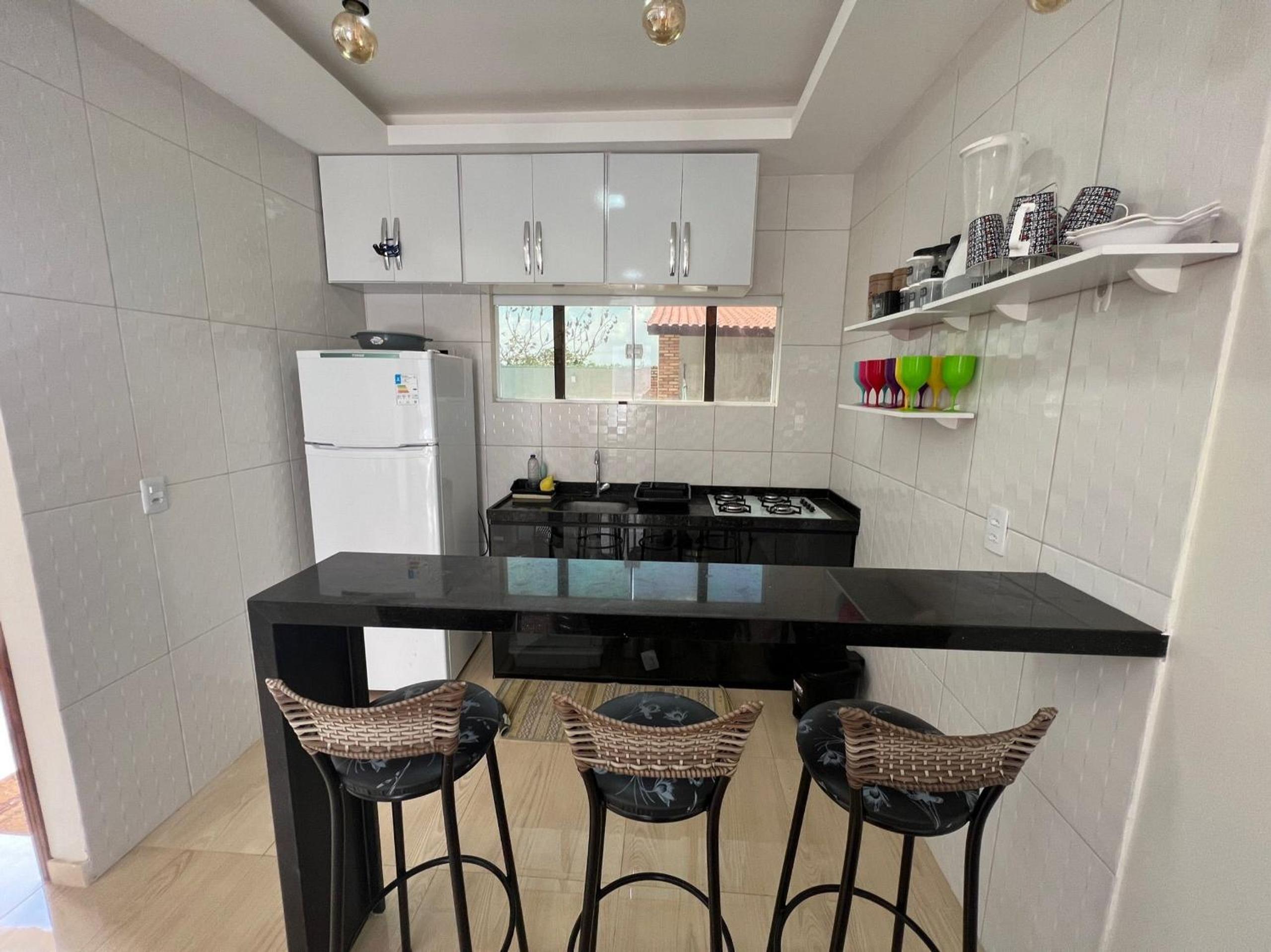 Apartamento na Praia de Atalaia ampla com área de lazer ideal para famílias grandes
