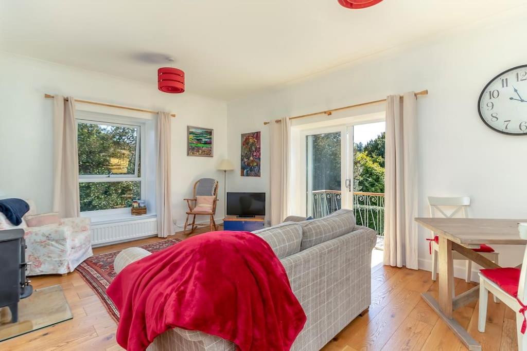 Folly View - Private, peaceful apartment with stunning views. view 2