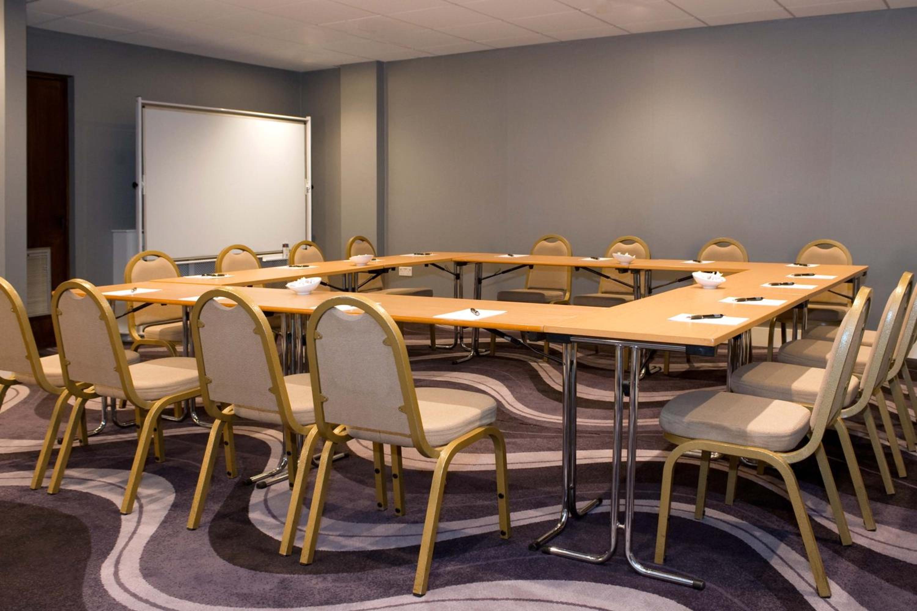 Crawley Vacations - Sandman Signature London Gatwick Hotel - Property Image 11