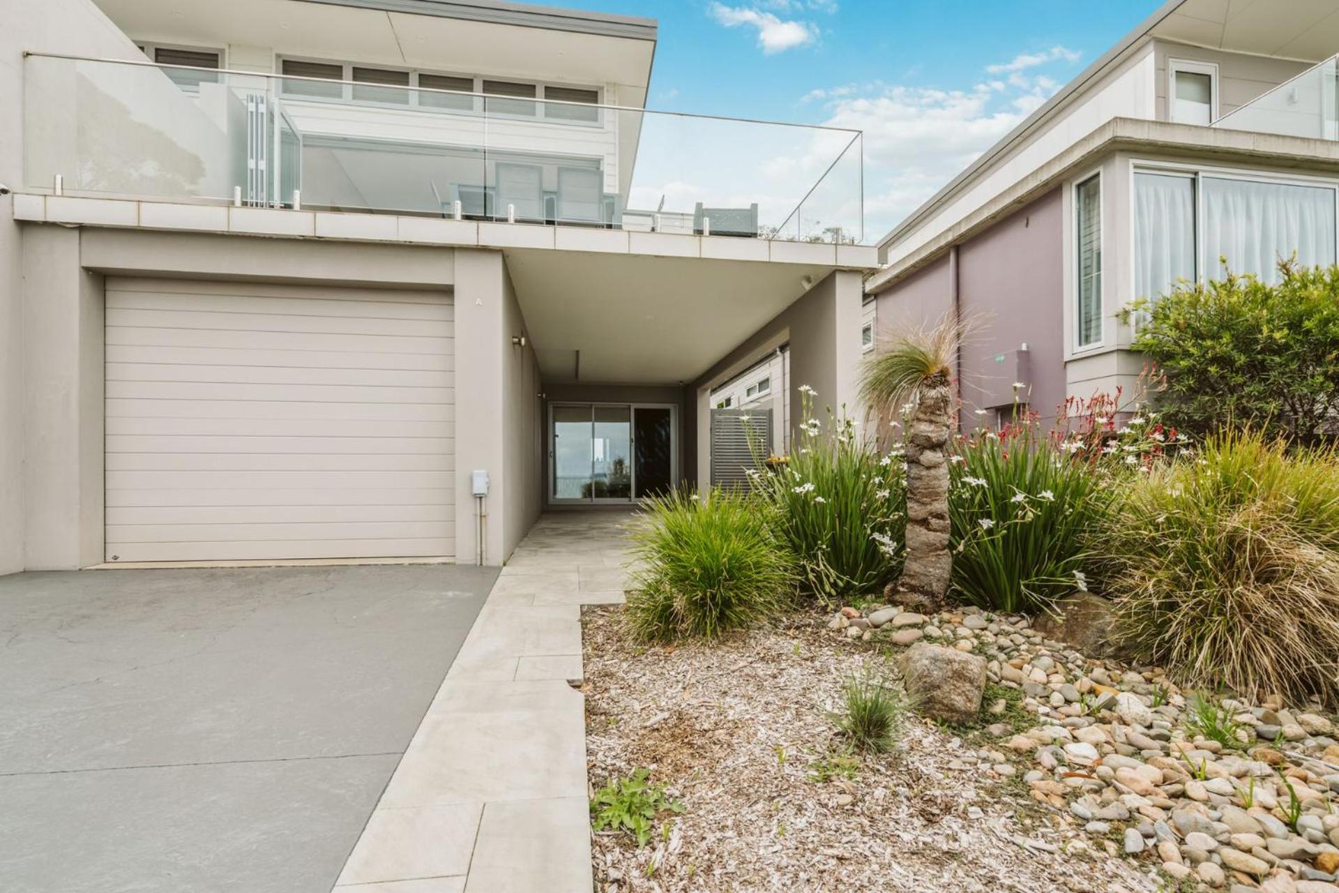 Allure at Hyams Beach - seconds to white sands