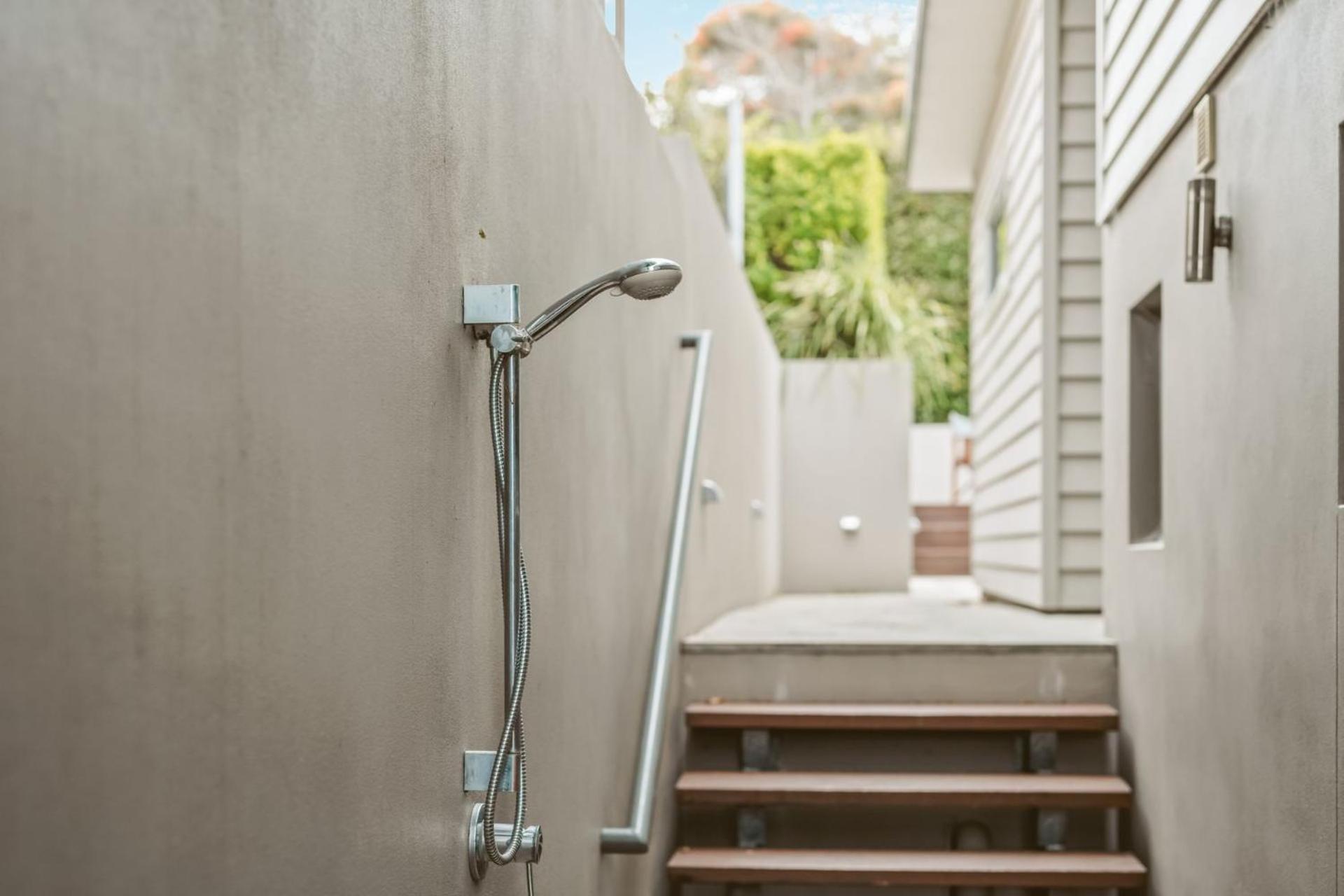 Entice at Hyams - pet-friendly beachfront home