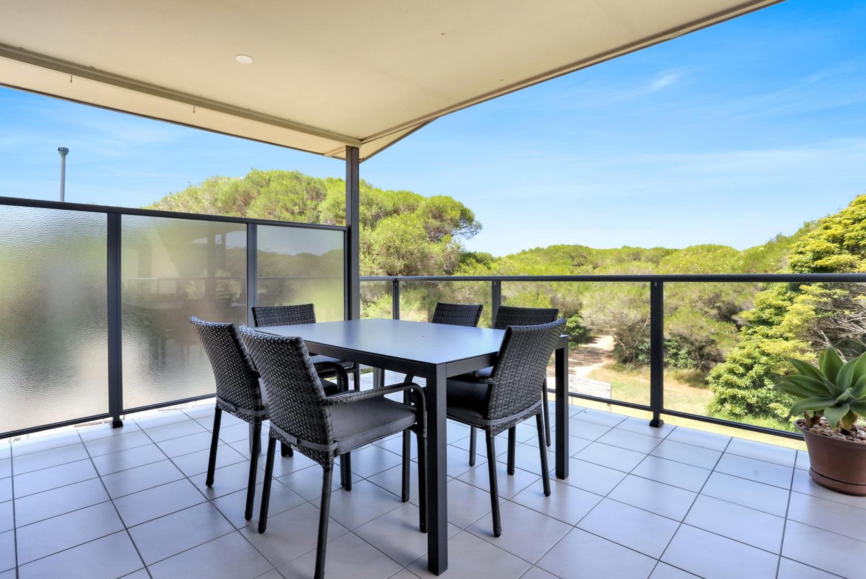 Tura Beach House