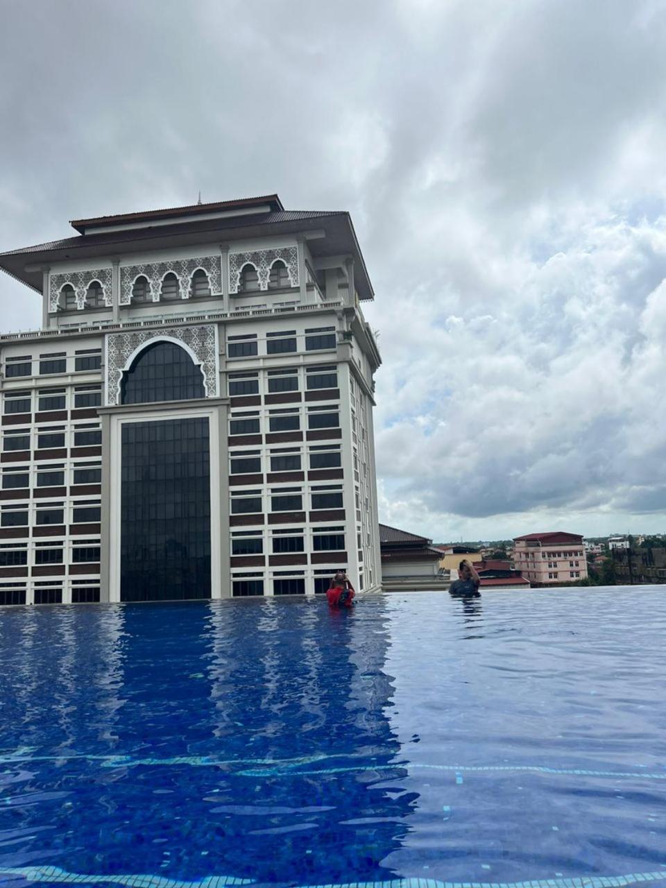 Nusa Luxurious Suite