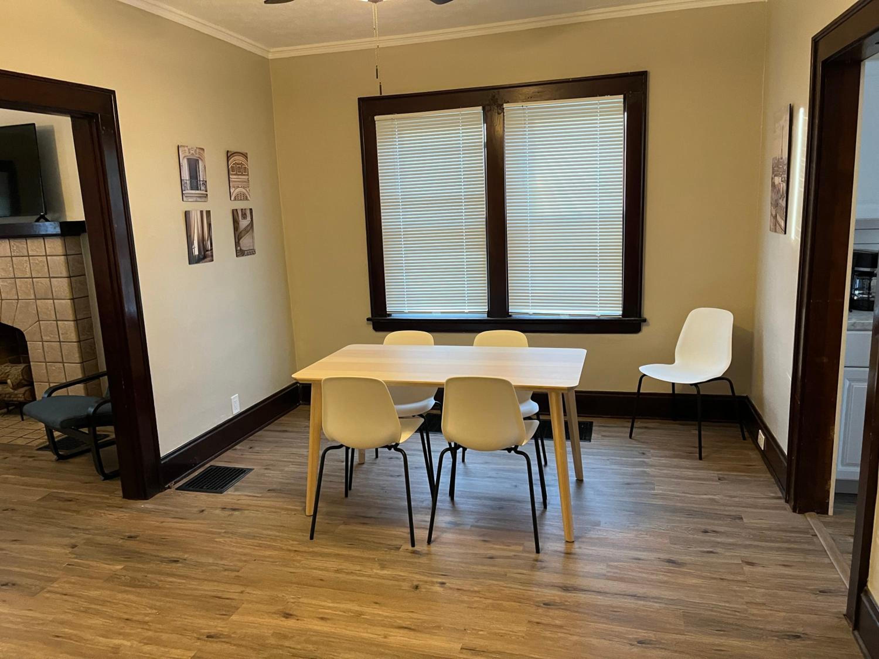 Hudson #1 Private Two Bed near Xavier & Downtown
