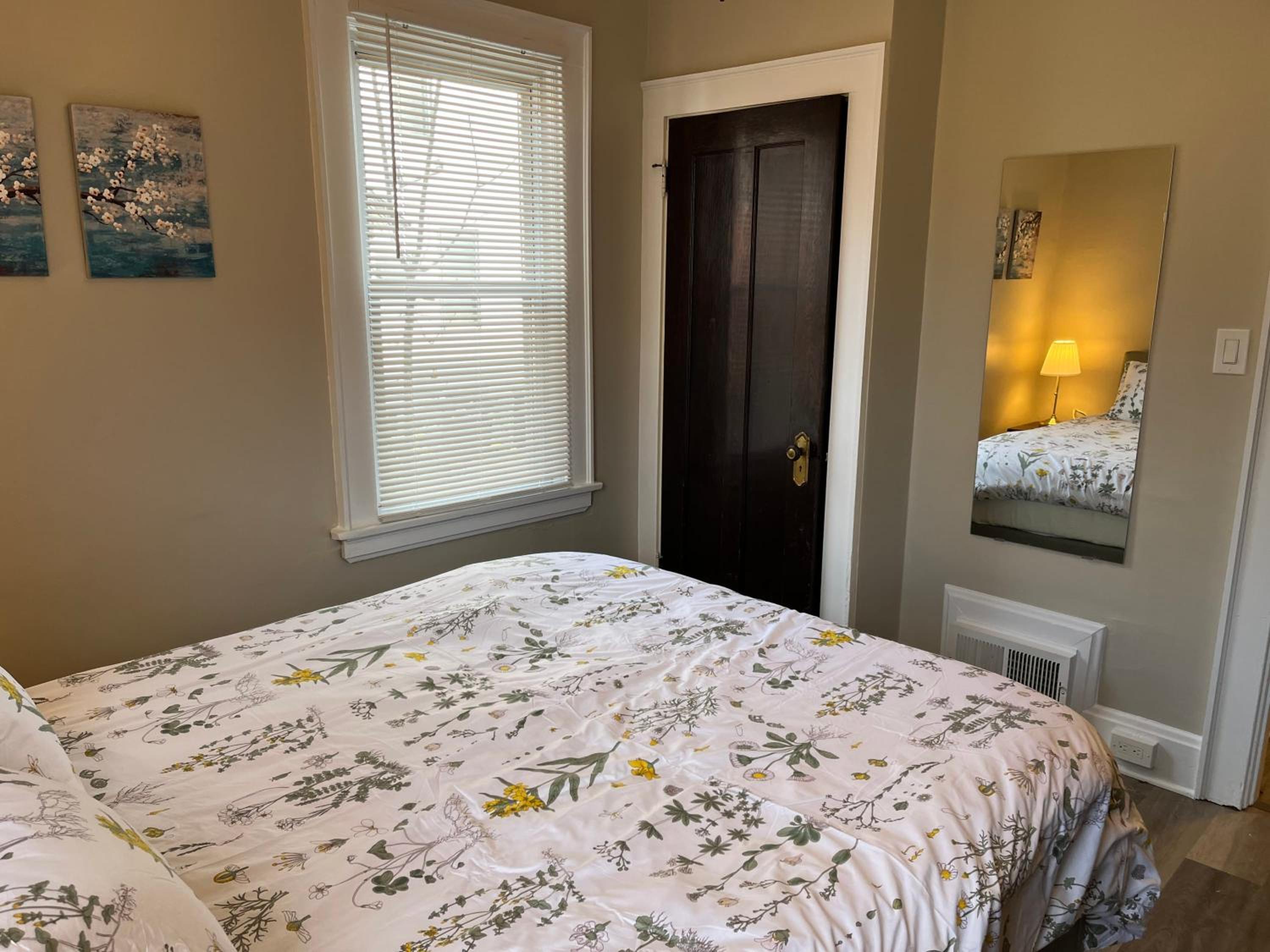 Hudson #1 Private Two Bed near Xavier & Downtown, photo 11