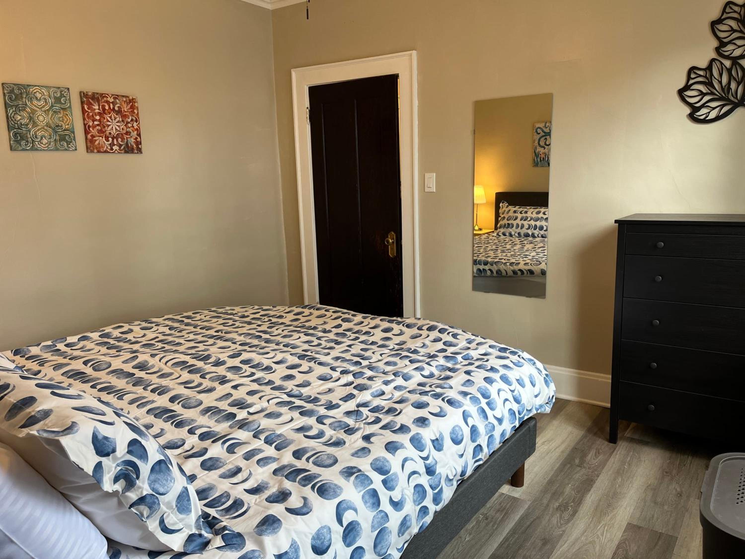 Hudson #1 Private Two Bed near Xavier & Downtown, photo 12