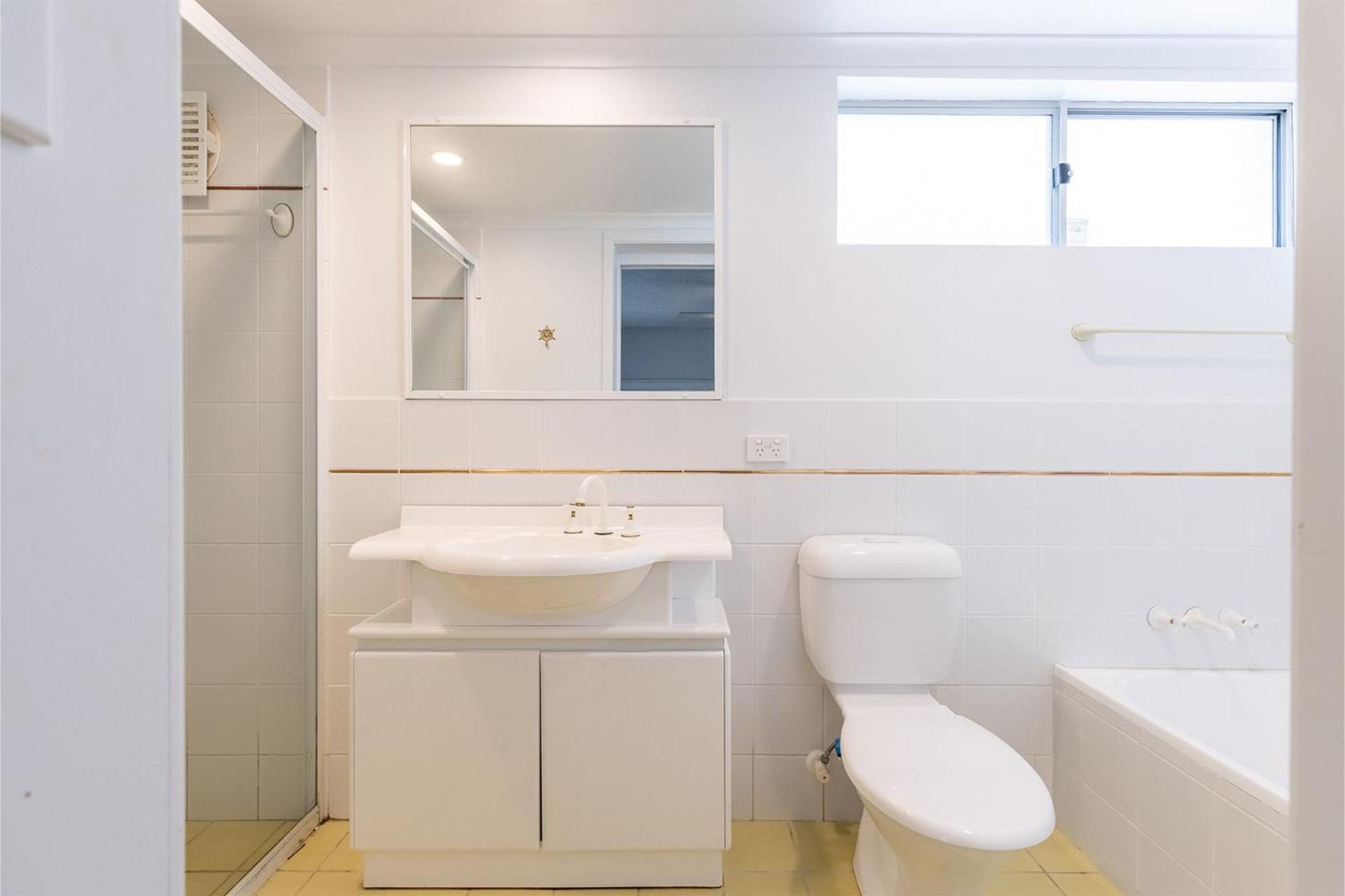 2 26 Voyager Cl waterfront ground floor unit