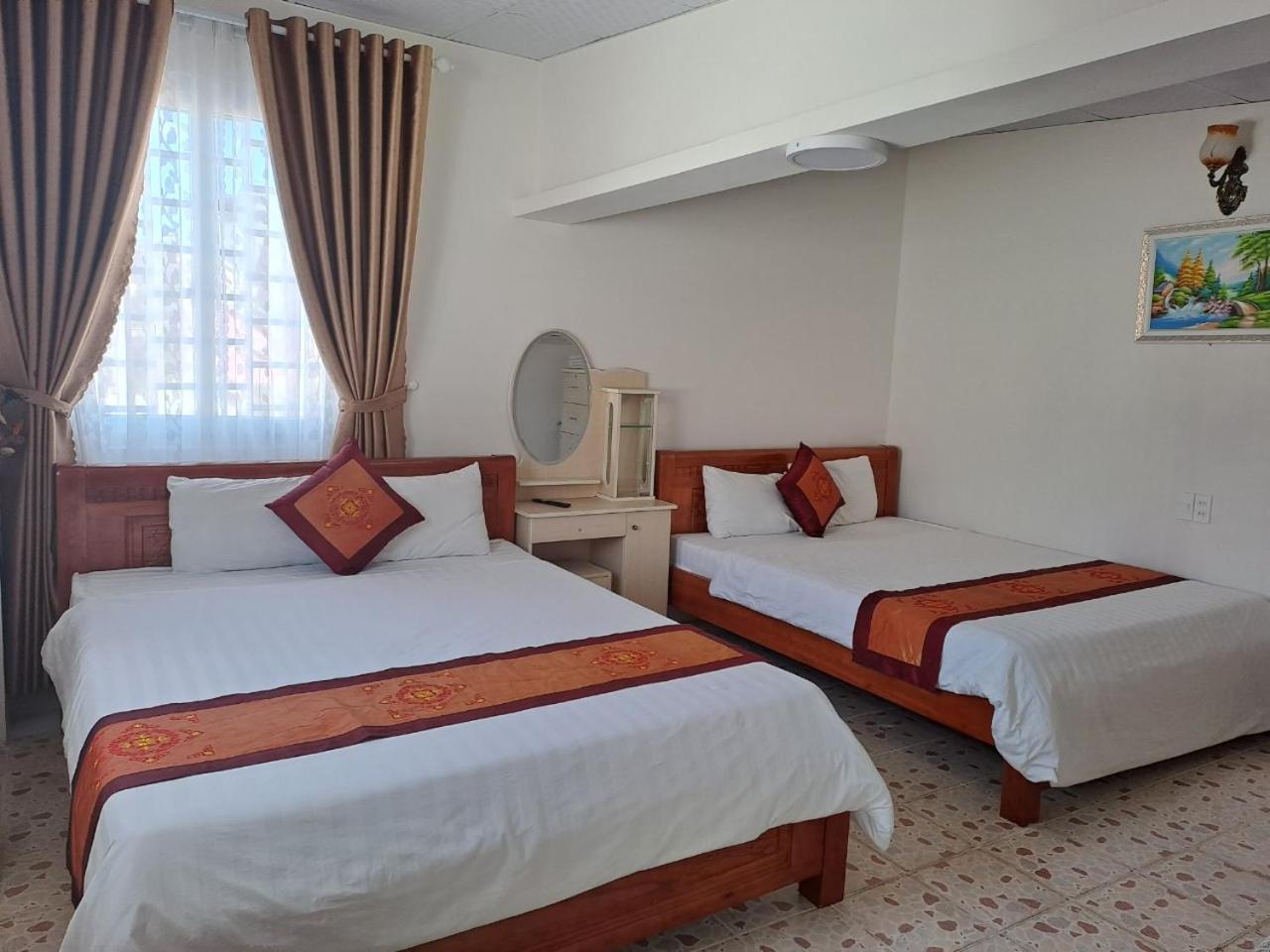 Thien Phu Guesthouse Dalat view 2