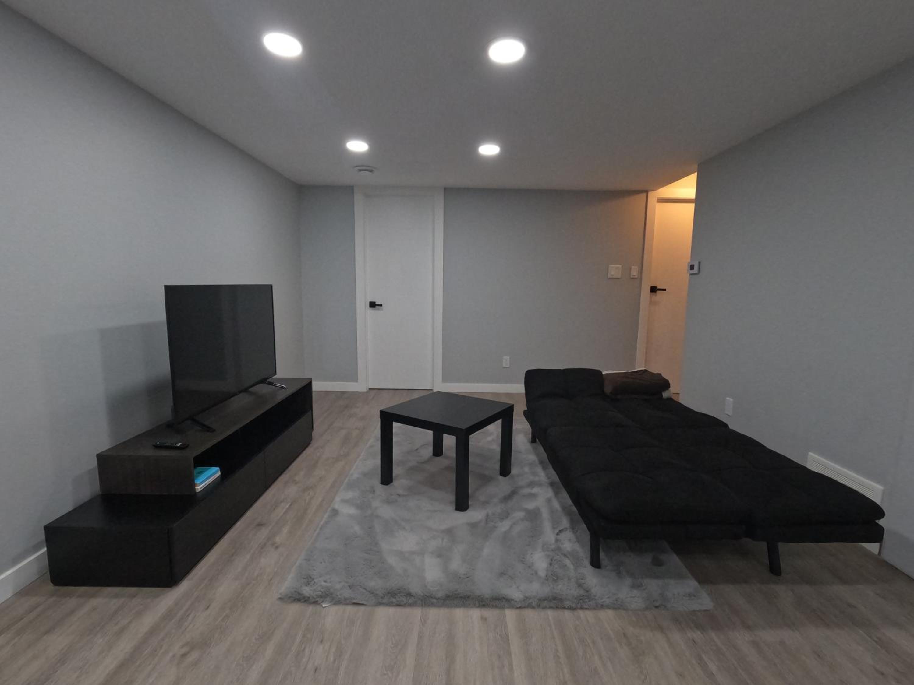 Gorgeous Basement Apartment