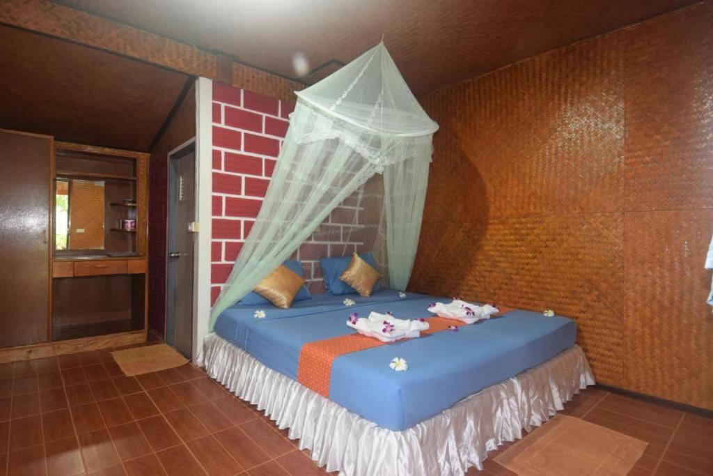 Lanta Long Beach Hostel