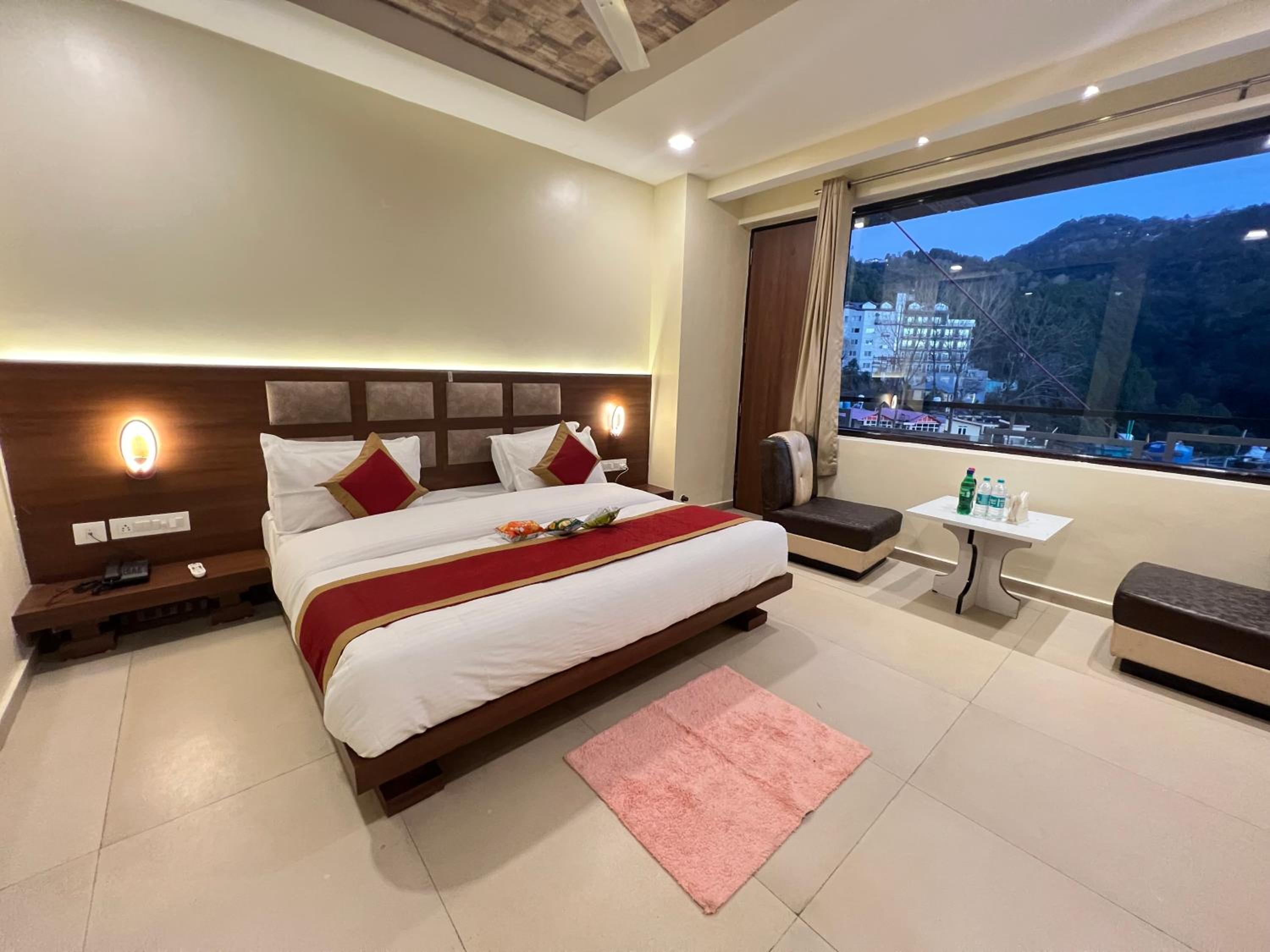 Hotel White Orchid Dalhausie view 2