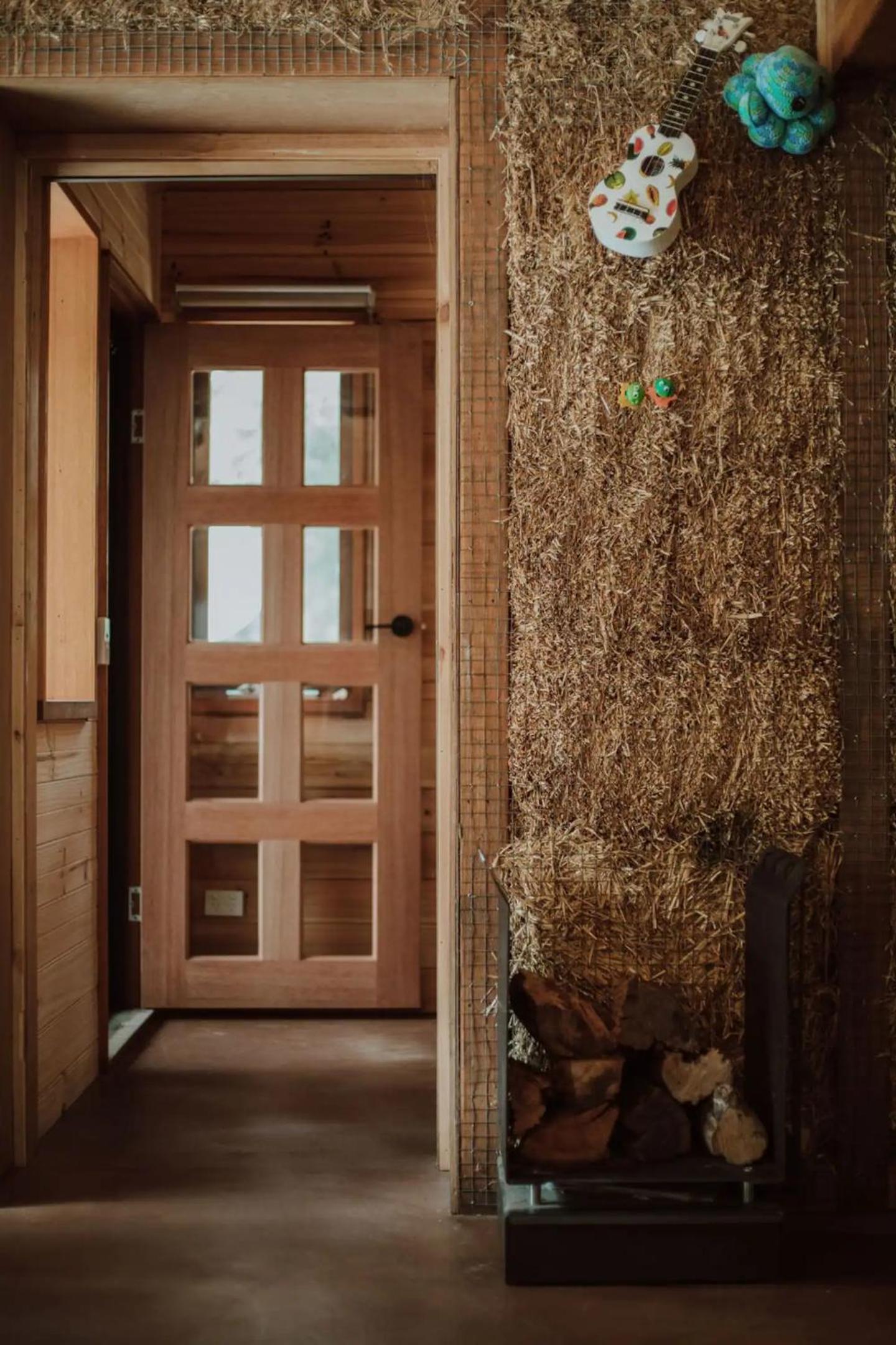 Three Little Pigs Escape - MAIN HOUSE - OFF GRID