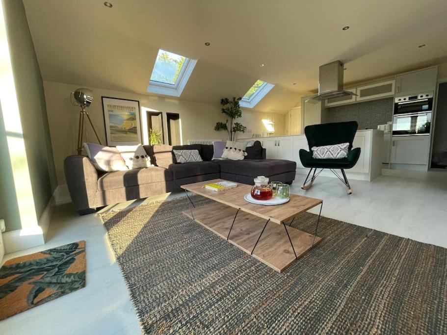 Edge Water Cottage-recently constructed