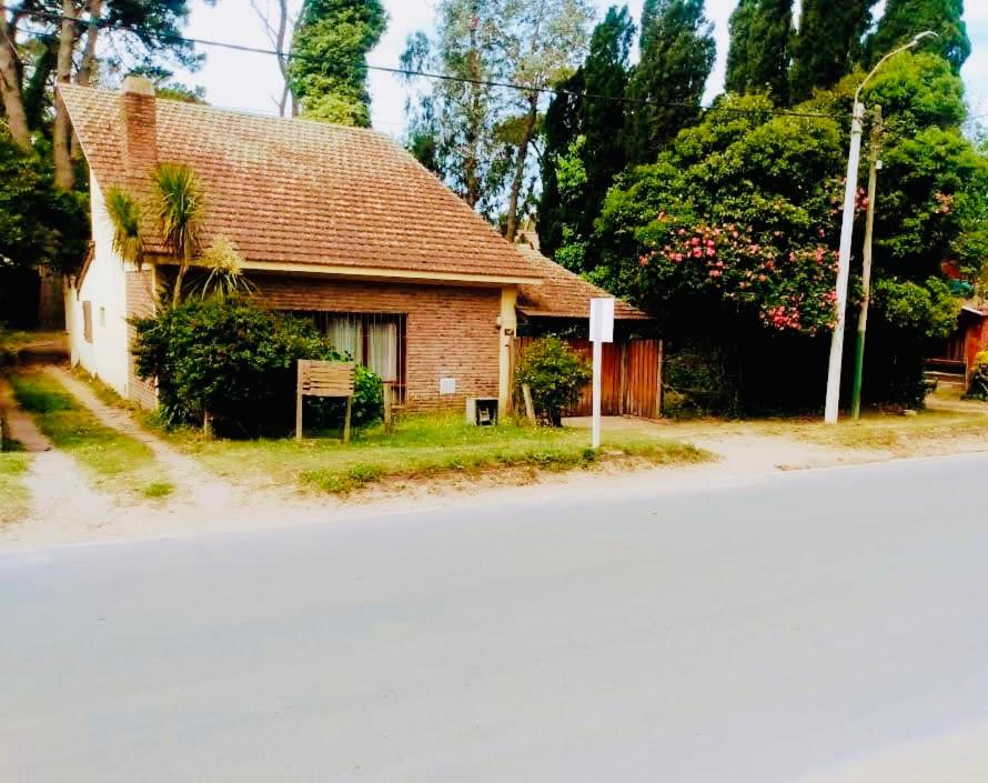 Casa en villa Gesell centro no se alquila a jóvenes la casa se reserva con la seña del 50 porciento del total de la estadía
