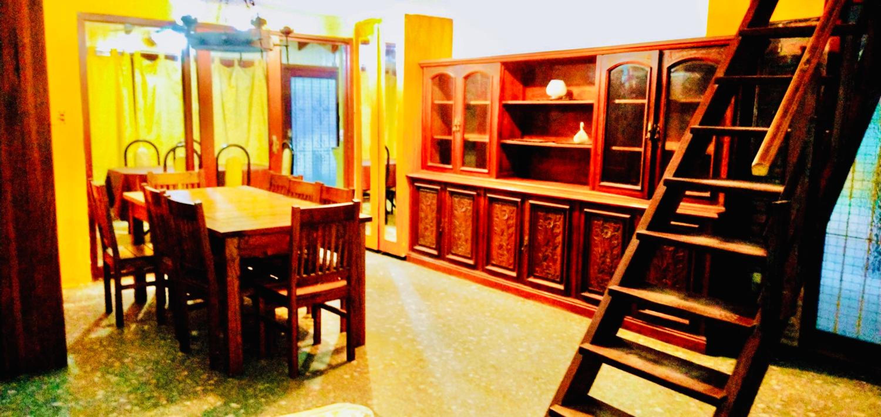 Casa en villa Gesell centro no se alquila a jóvenes la casa se reserva con la seña del 50 porciento del total de la estadía