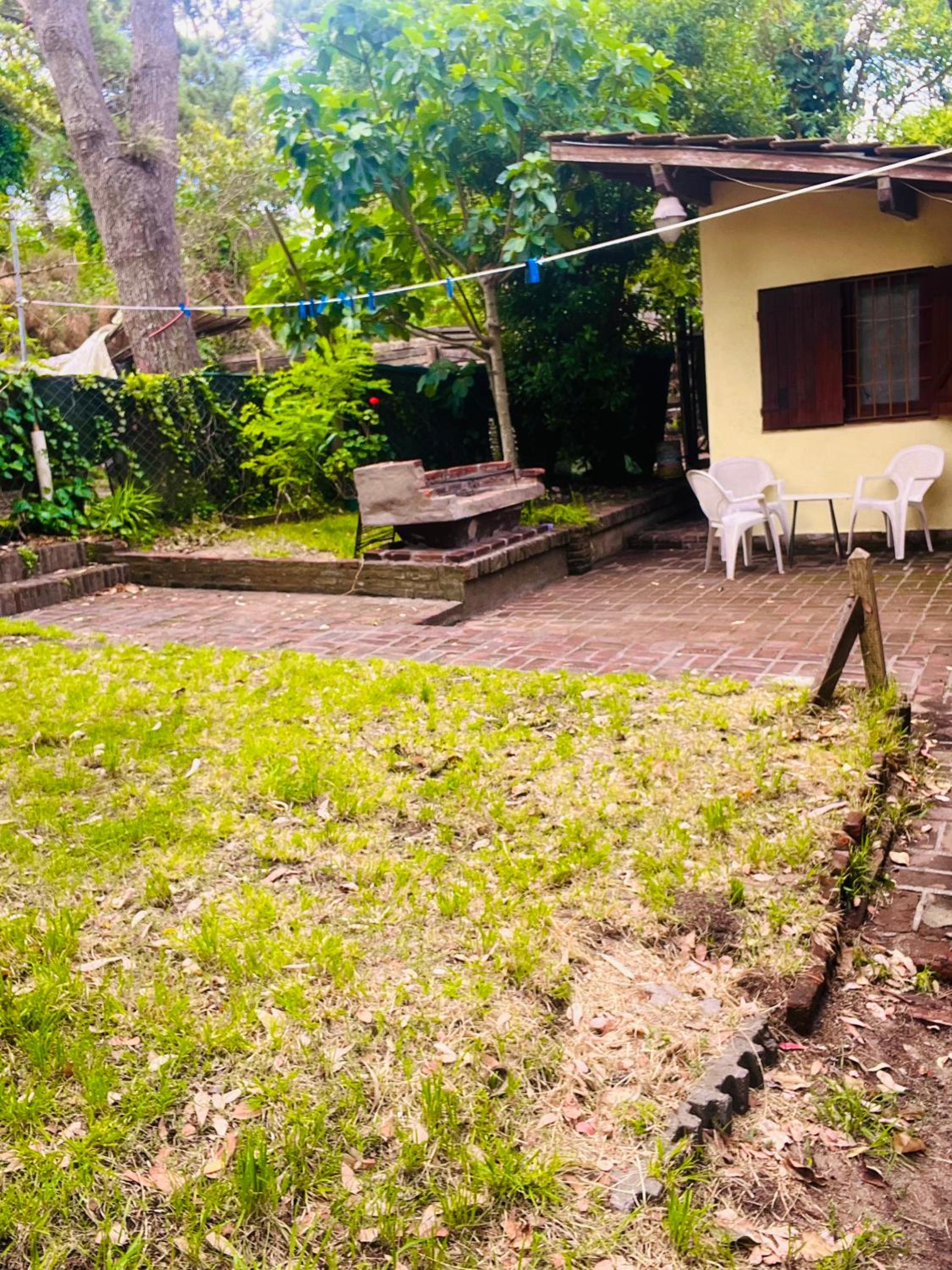 Casa en villa Gesell centro no se alquila a jóvenes la casa se reserva con la seña del 50 porciento del total de la estadía