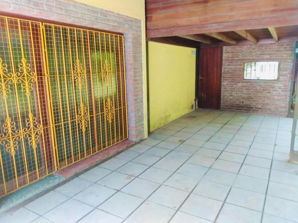 Casa en villa Gesell centro no se alquila a jóvenes la casa se reserva con la seña del 50 porciento del total de la estadía