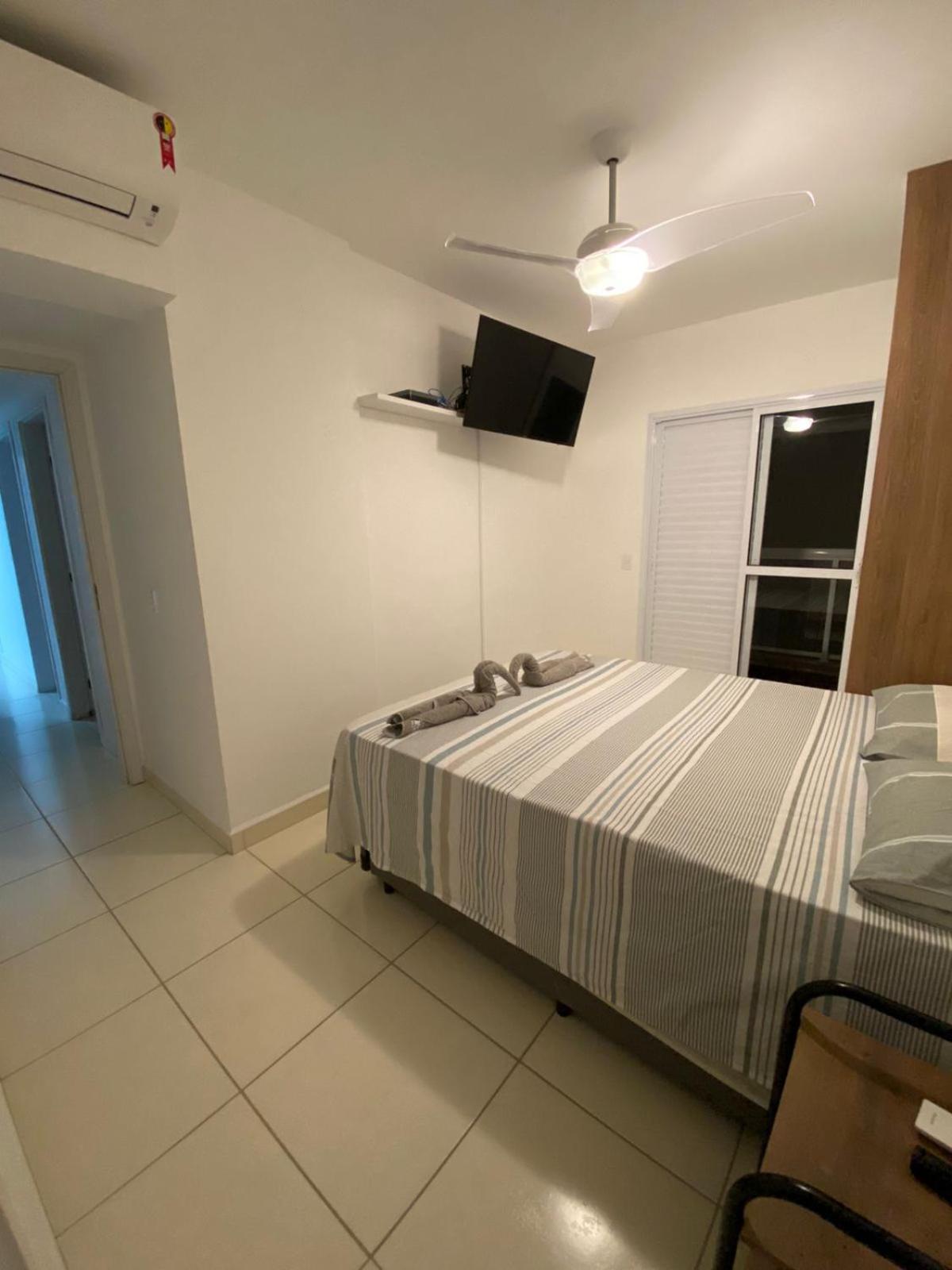 AP Clube Lazer Total, apartamento en Bertioga — hotel room