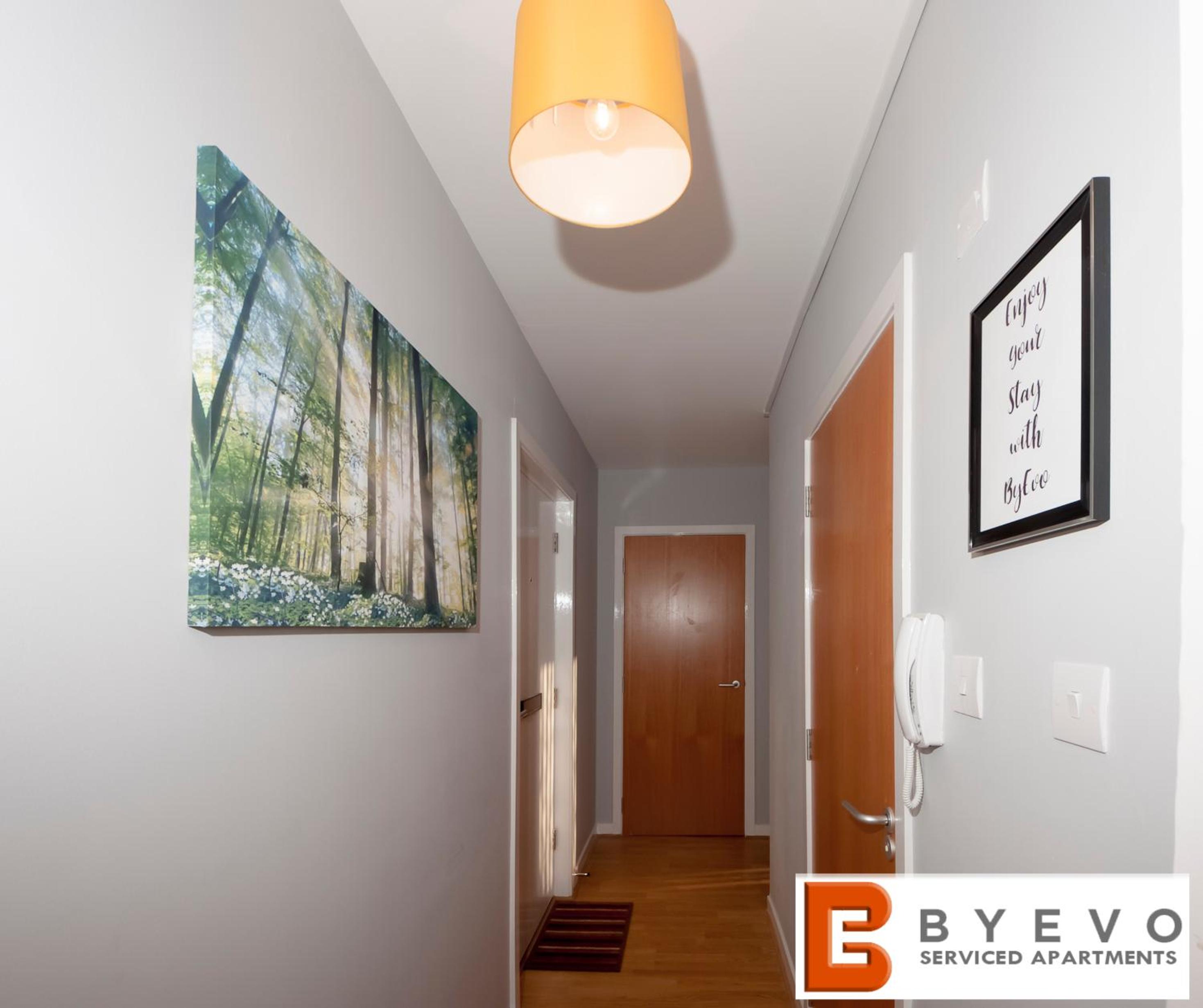 ByEvo 1 Brabloch - Close to GLA - Perfect Getaway or Working away from Home view 4