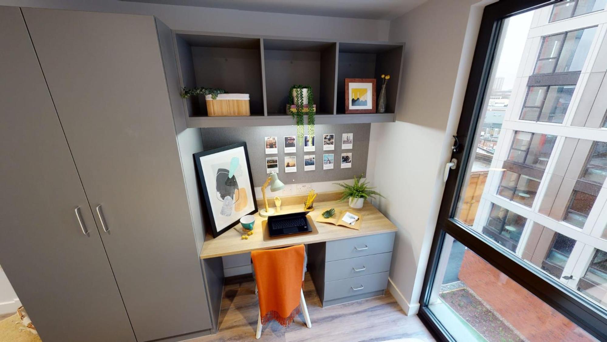 For Students Only - Relaxing Ensuites and Apartments at Weaver Place in Coventry