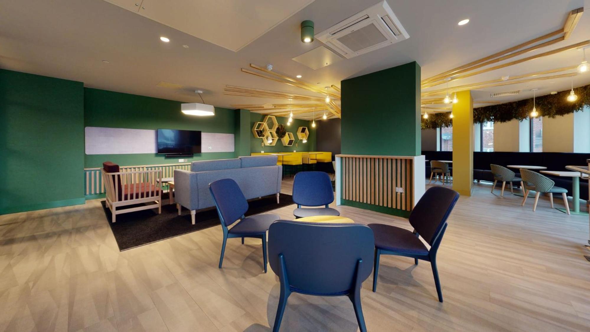 For Students Only - Relaxing Ensuites and Apartments at Weaver Place in Coventry