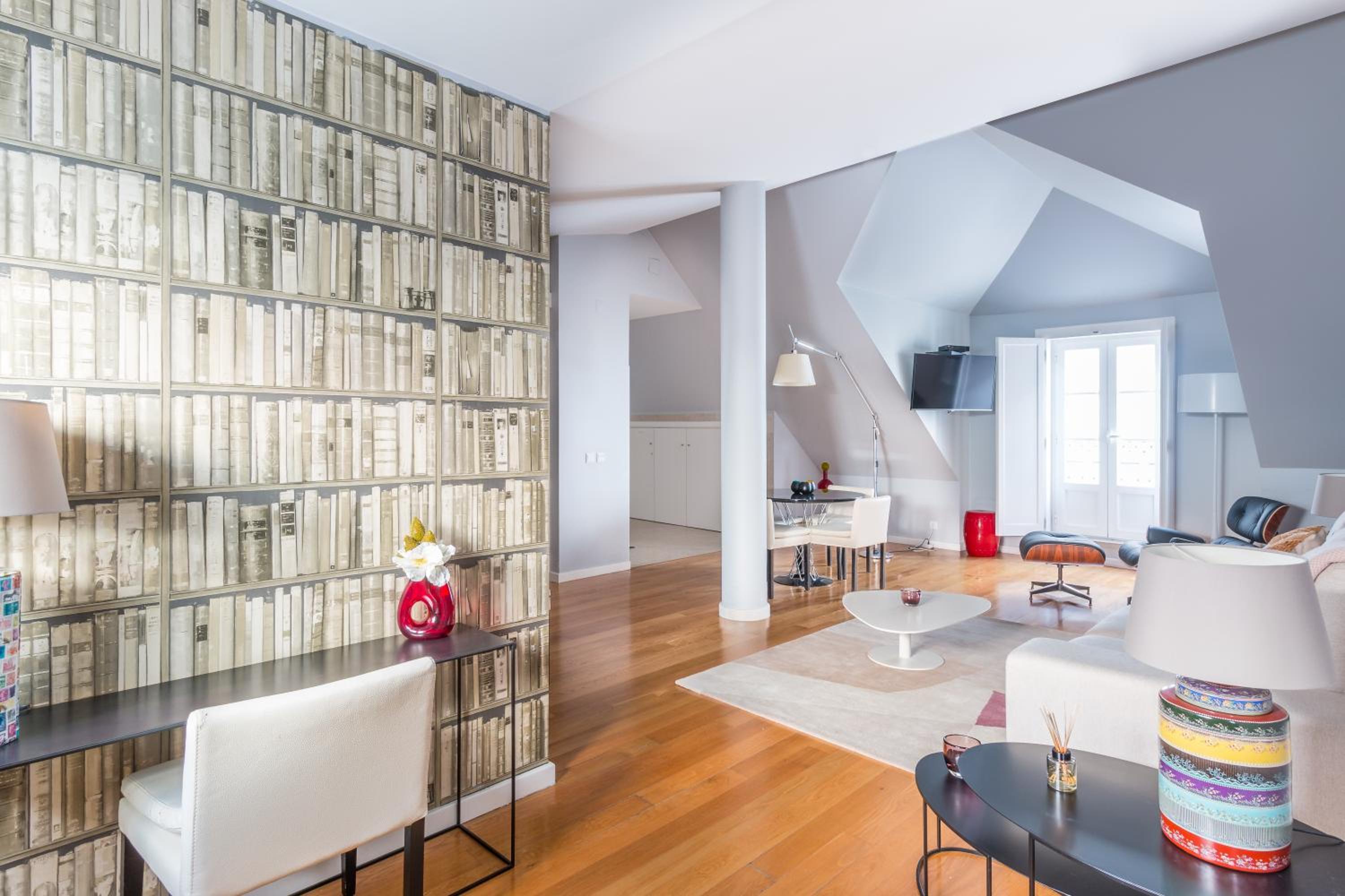 FLH Baixa-Chiado Library Loft view 2
