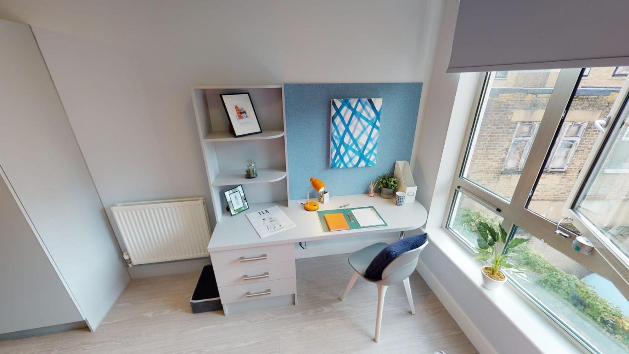 For Students Only - iQ Hoxton in London