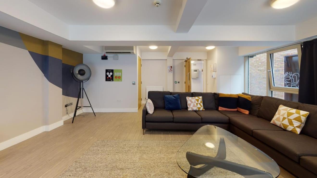 For Students Only - iQ Hoxton in London