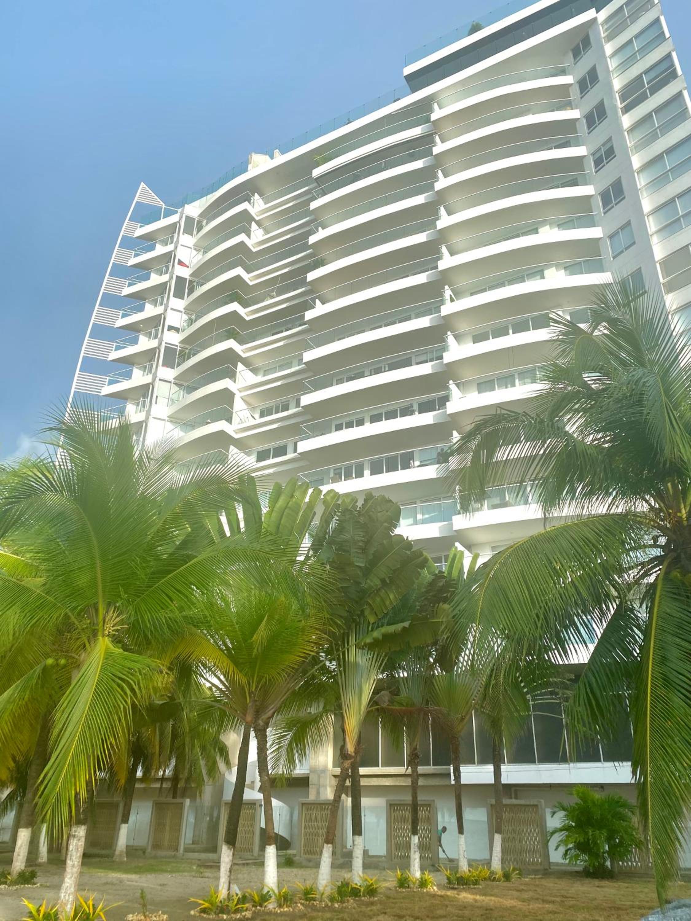 Hermoso apartamento con vista al mar y salida directa a la playa
