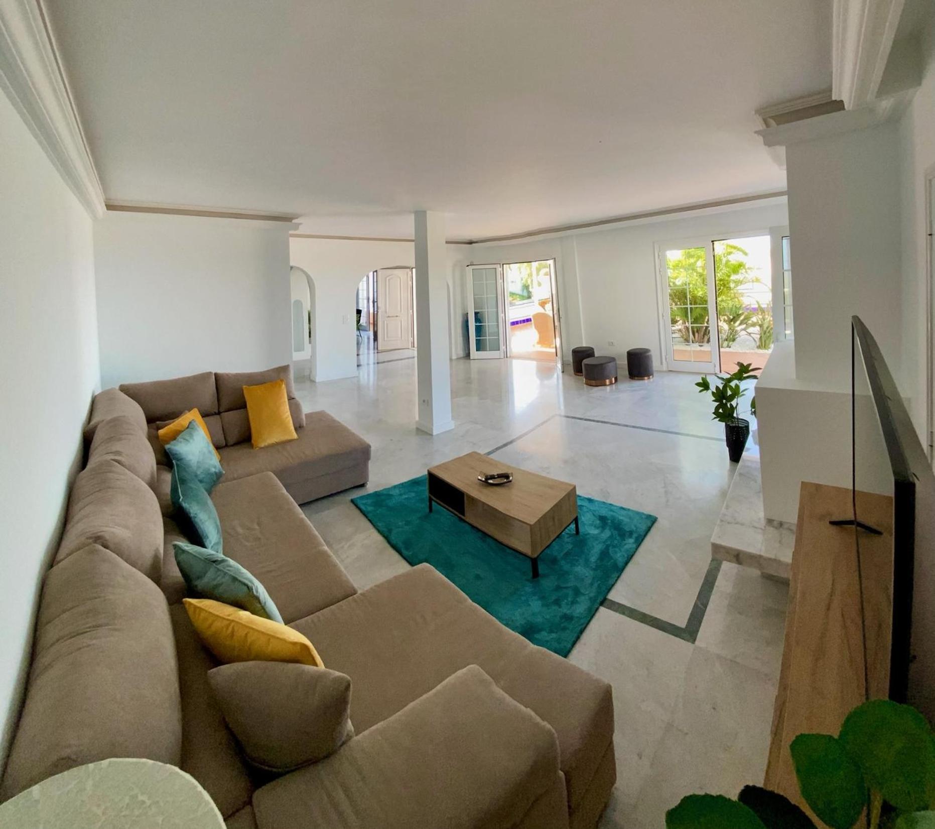 Villa Marbella-private heated pool and breathtaking view