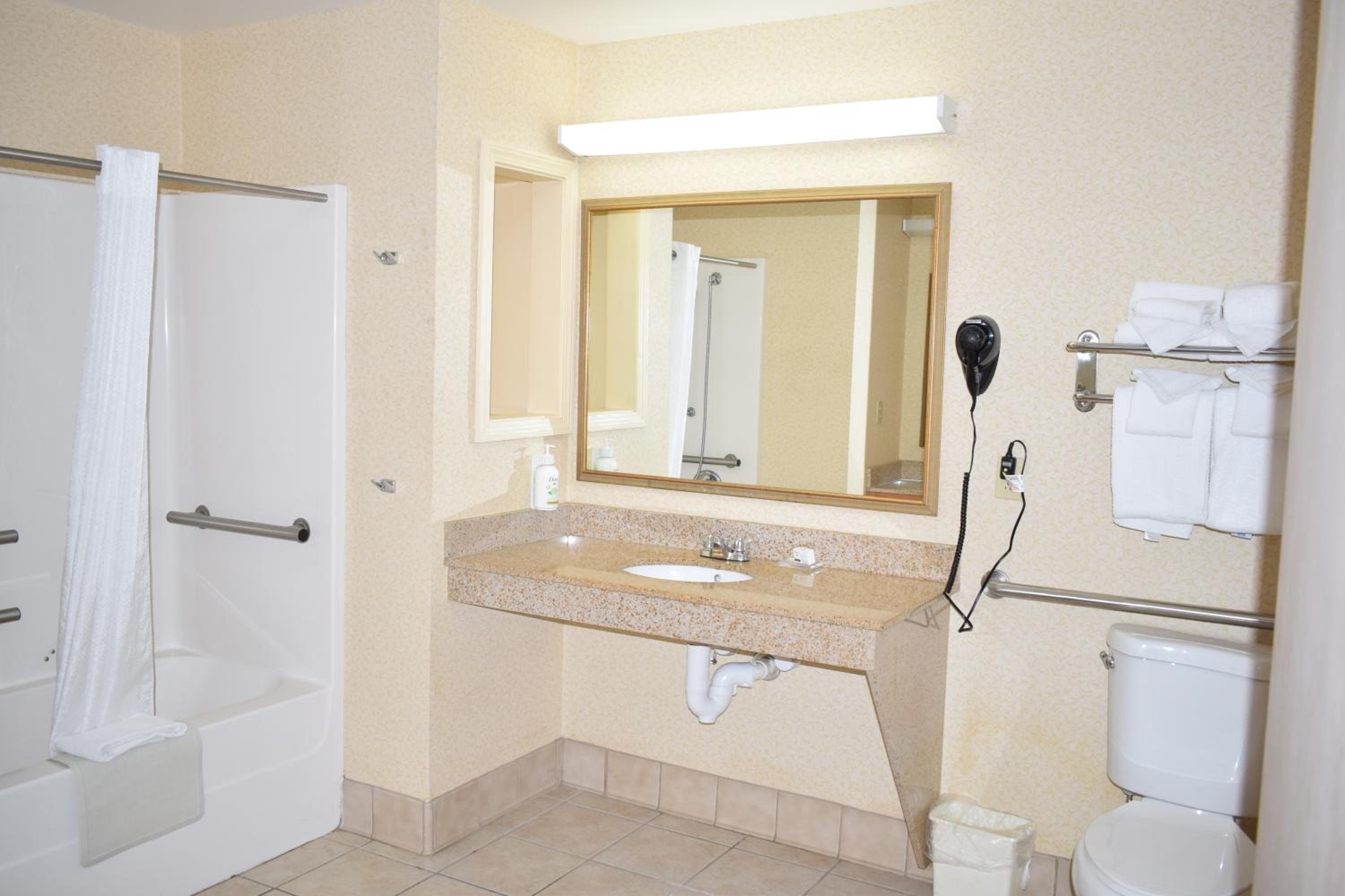 Wingate Suites by Wyndham Youngstown - Austintown, Billede 17