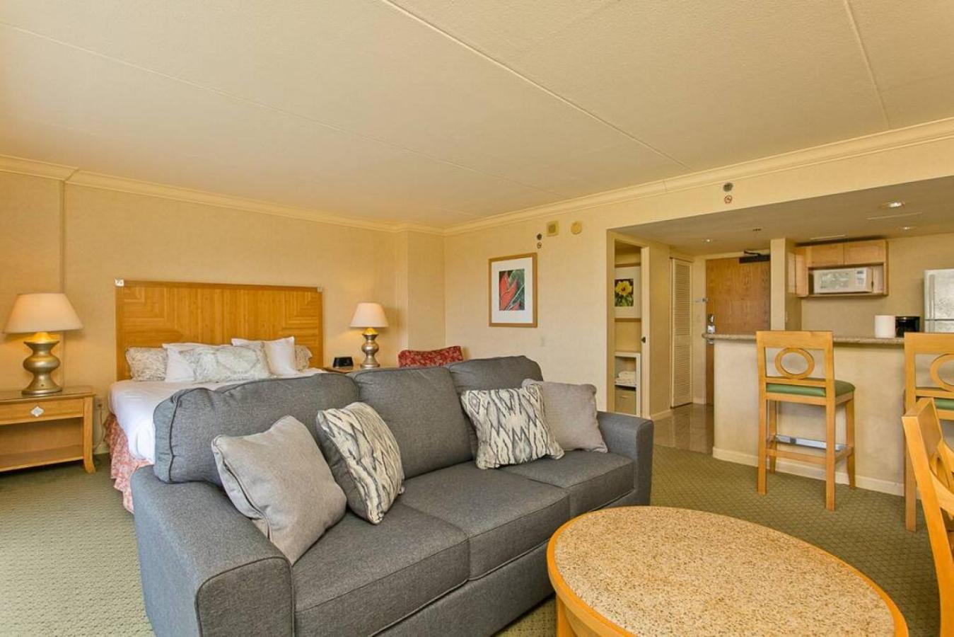 Ilikai Apt 308 - Spacious Studio with Stunning Ocean & Harbor Views view 5