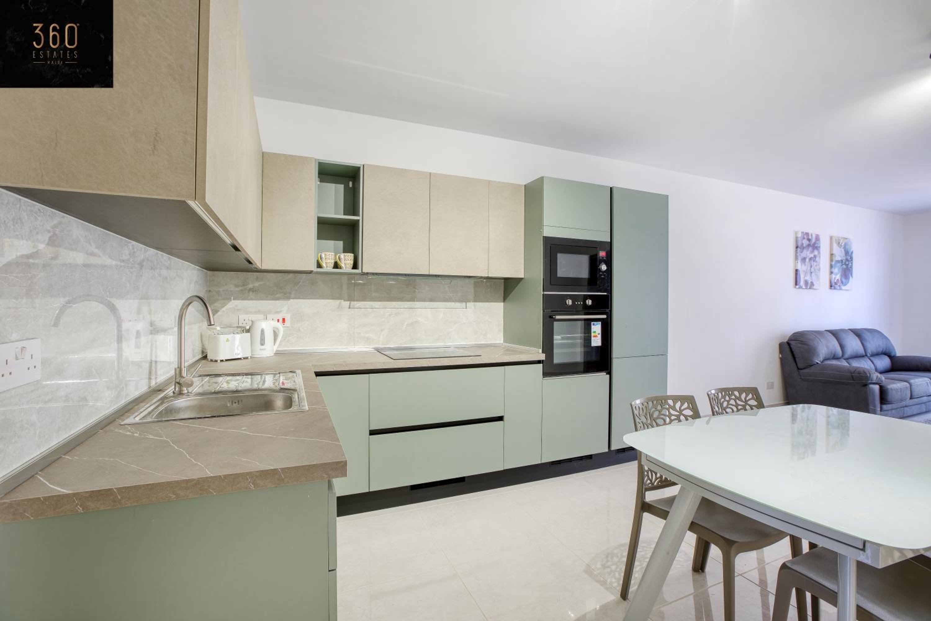 Brand new central APT with strong WIFI & Comfy Bed by 360 Estates view 4