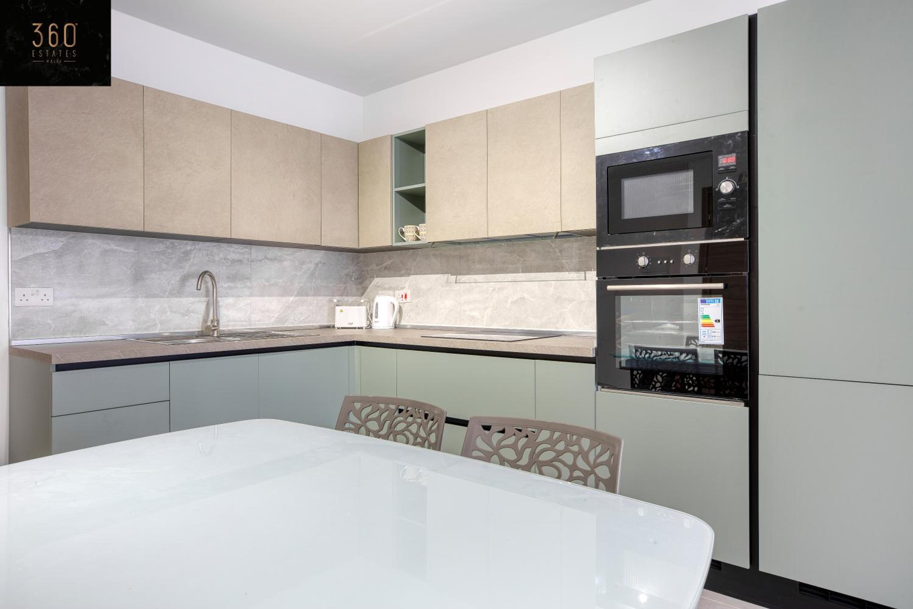 Brand new central APT with strong WIFI & Comfy Bed by 360 Estates view 3
