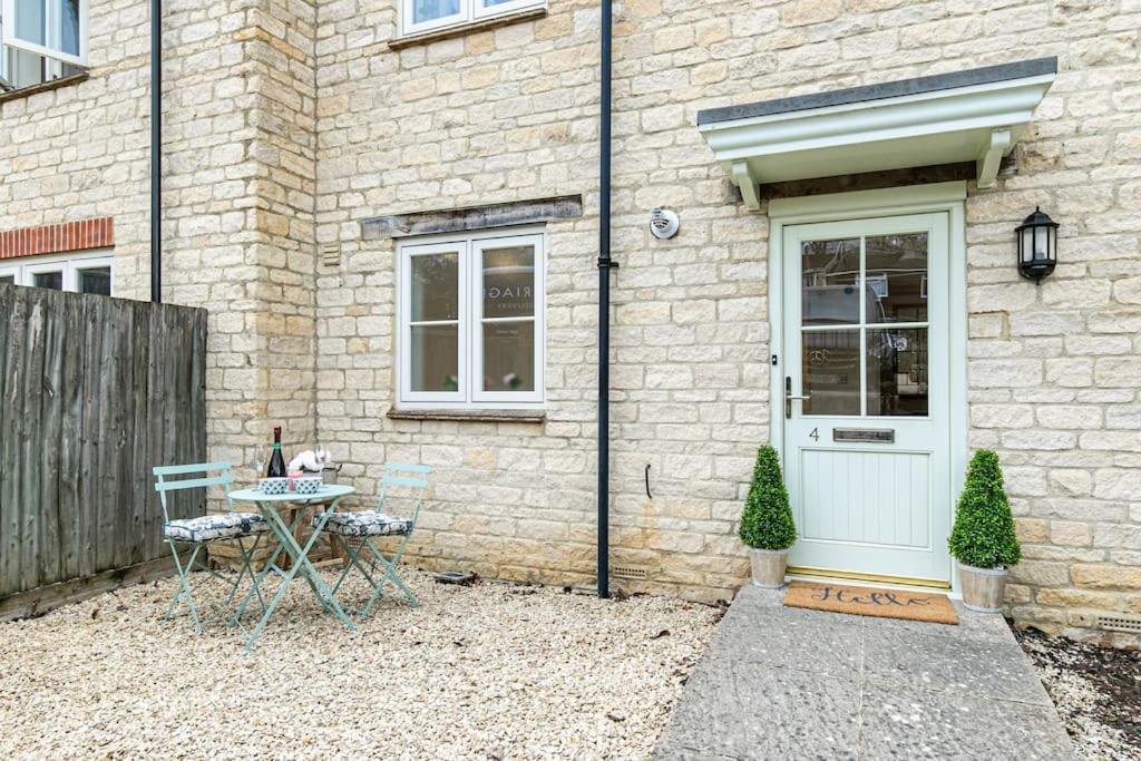 Oxfordshire Living - The Sunderland Apartment - Bladon view 5
