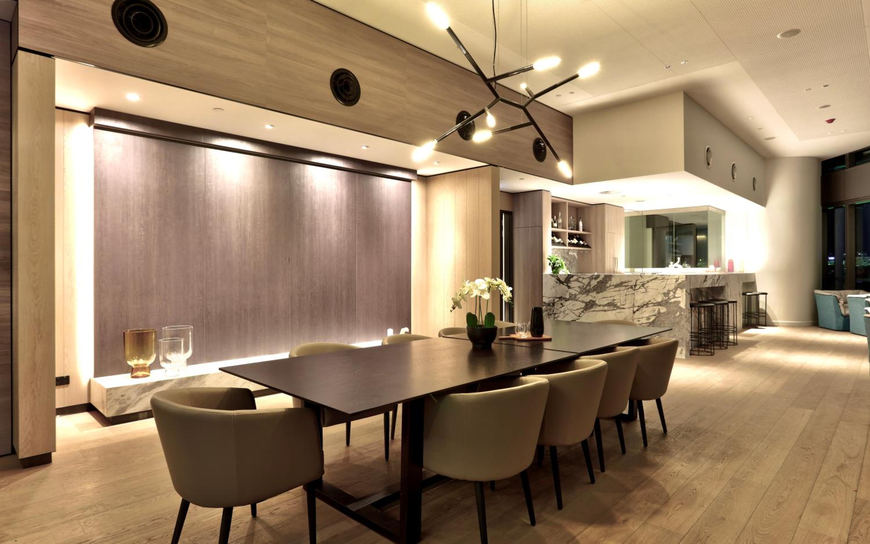 CBD Luxury River View 1Bed Apt The One